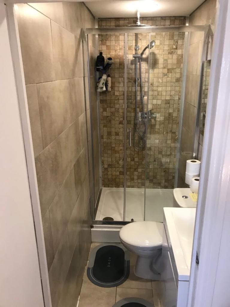 Homestay En-suite With A Superking Size Bed And Balcony *