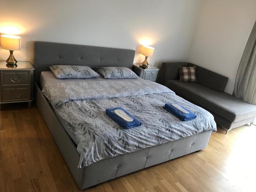 Homestay En-suite With A Superking Size Bed And Balcony *