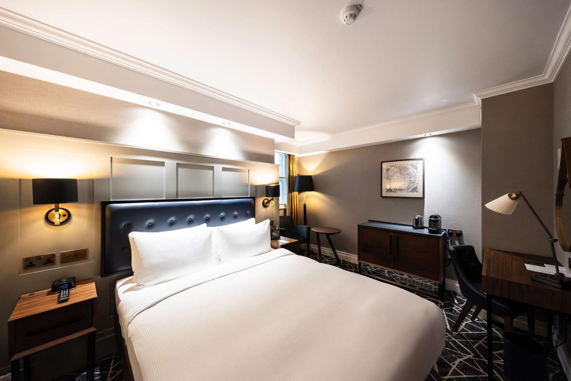Hotel 100 Queen's Gate London, Curio Collection By Hilton London