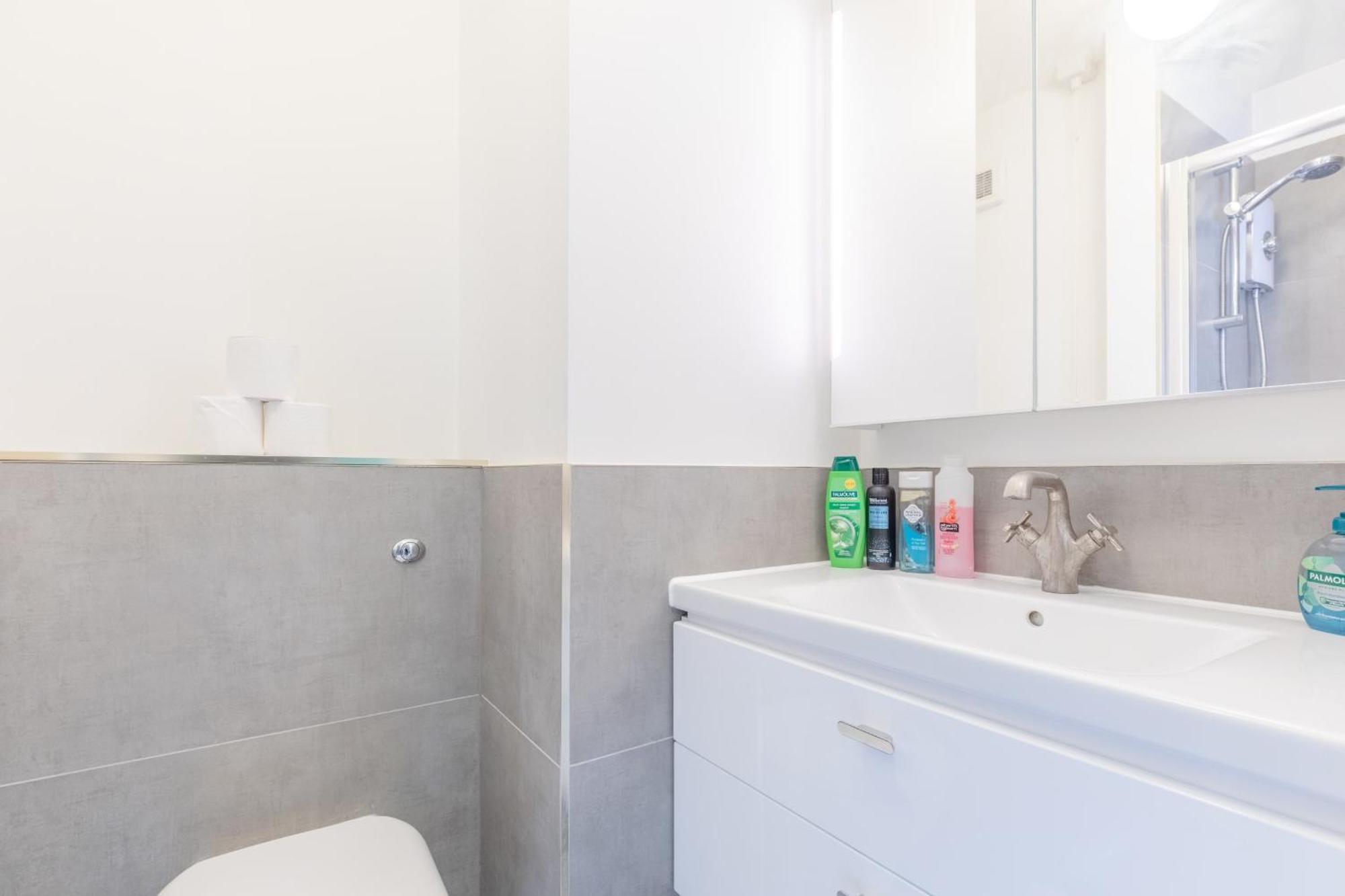 Holiday home Bright 3 Bedroom House Near King's Cross Stpancras *