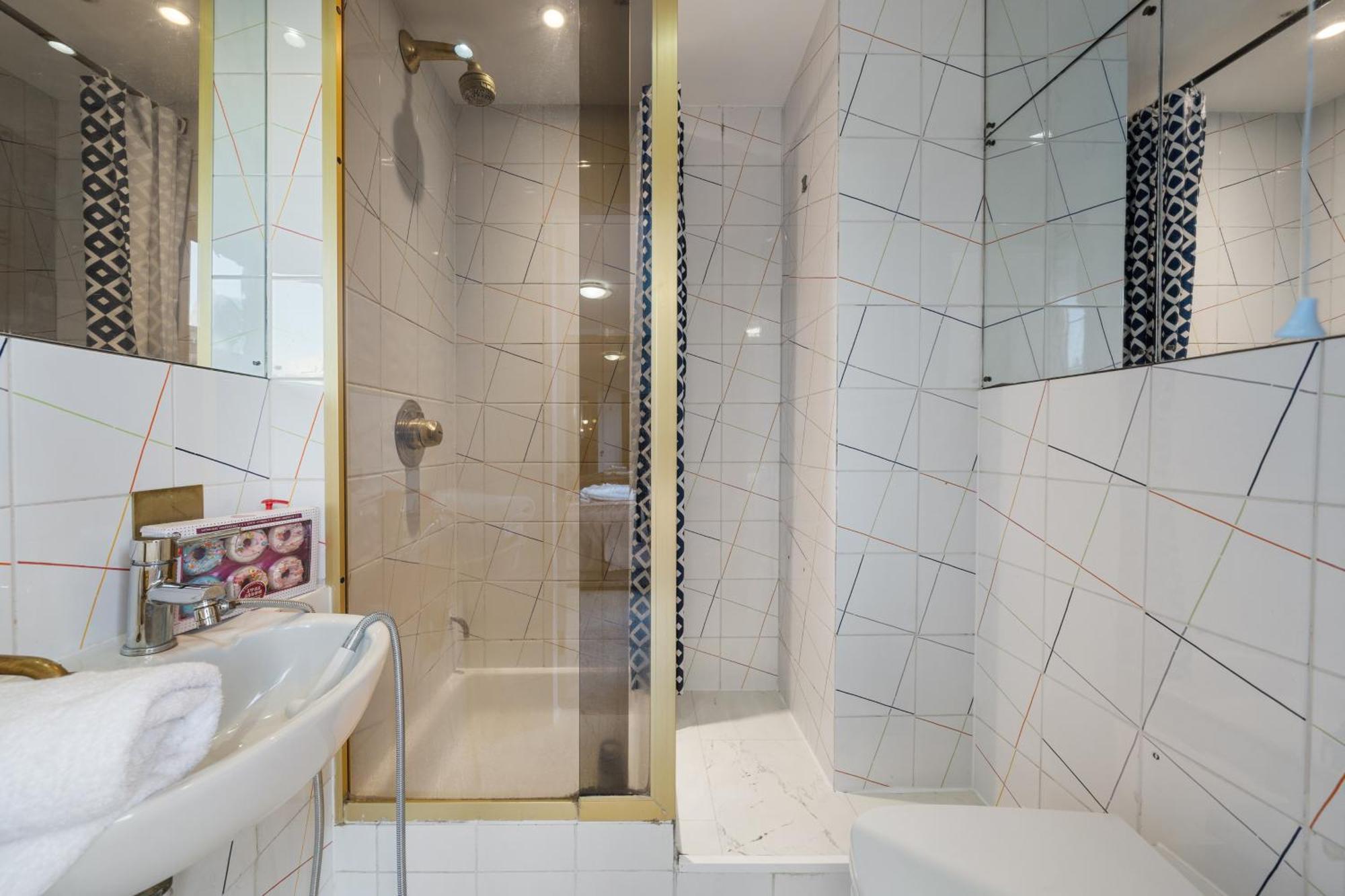 Apartamento Spacious 2-bedroom In Piccadilly 6100p *