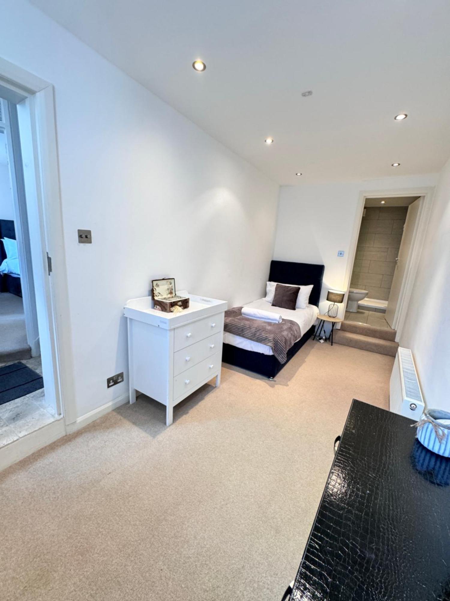 Kensington Mews Retreat: Hyde Park Hideaway Holiday home *