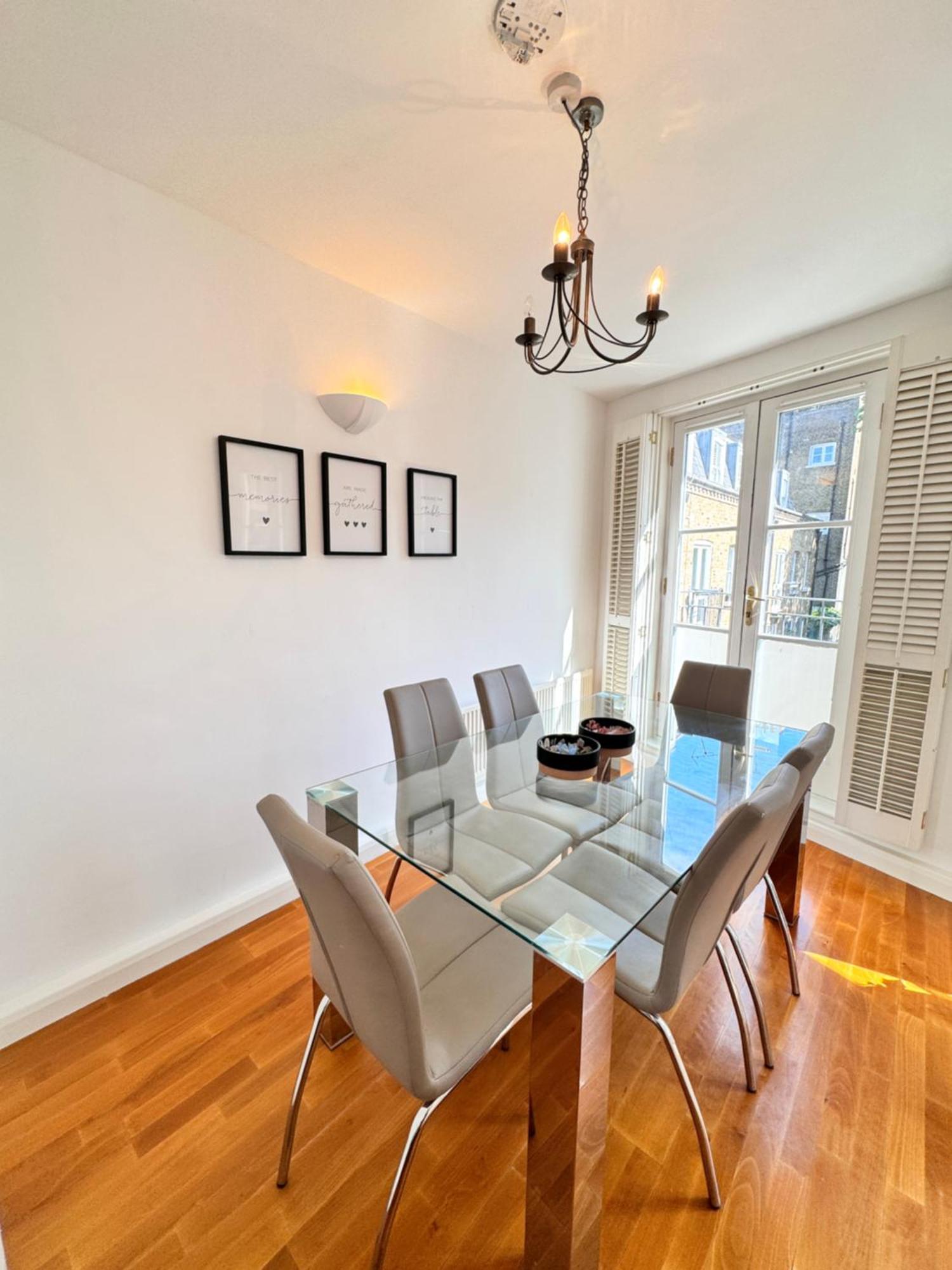 Kensington Mews Retreat: Hyde Park Hideaway