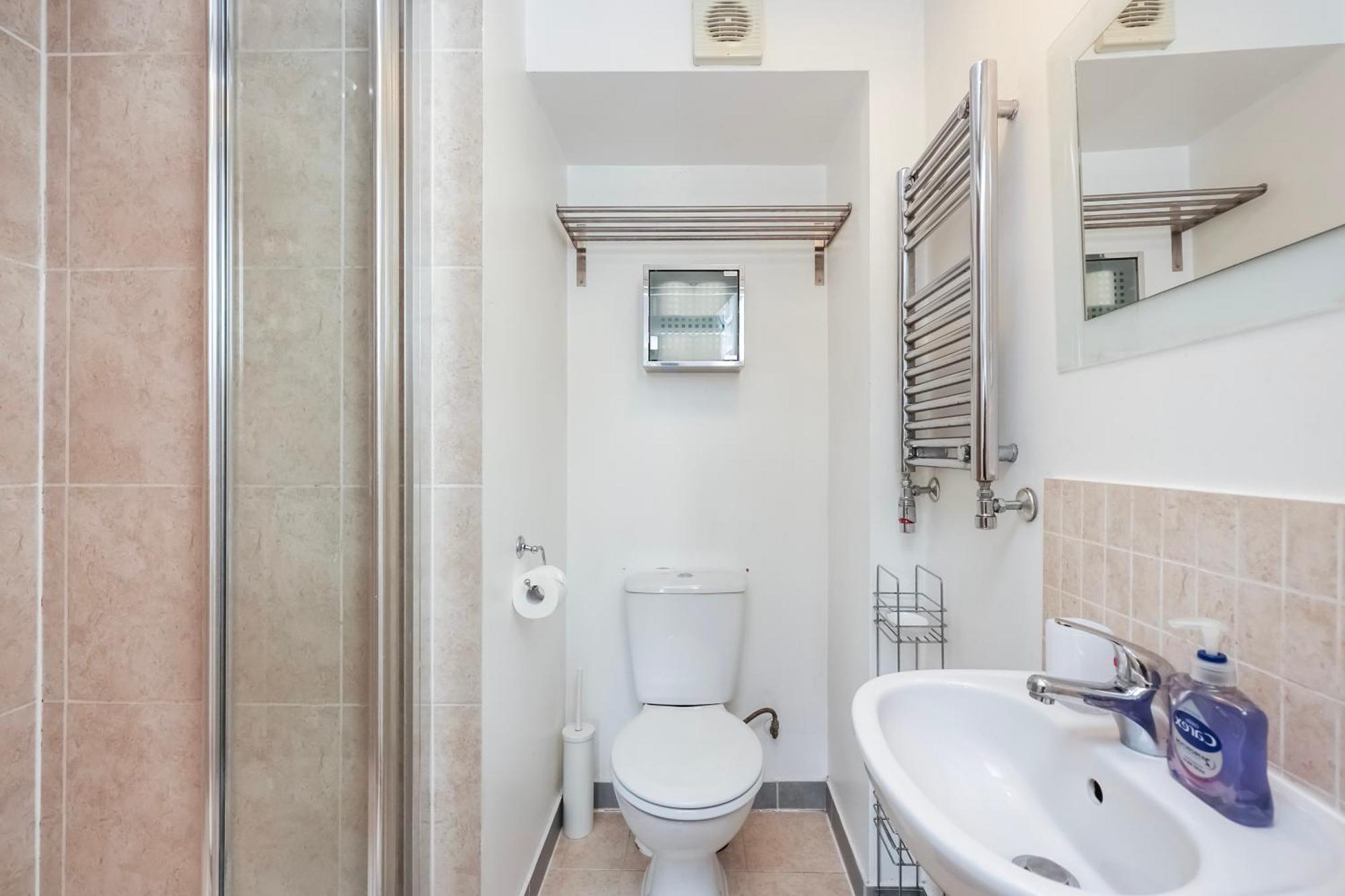 Apartment Lovely One Bedroom Ensuite