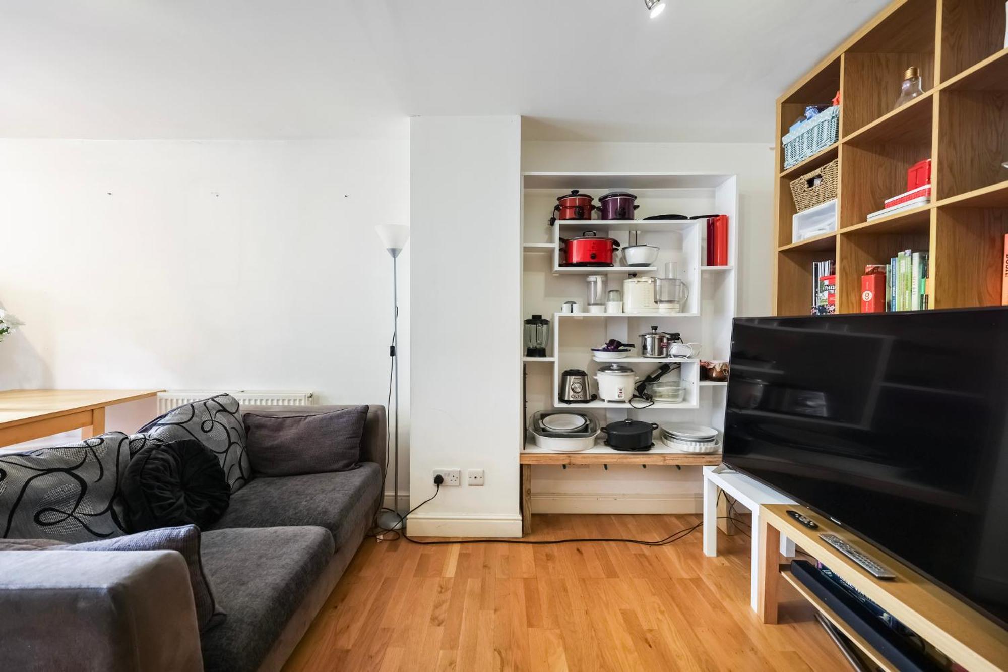 Apartment Lovely One Bedroom Ensuite