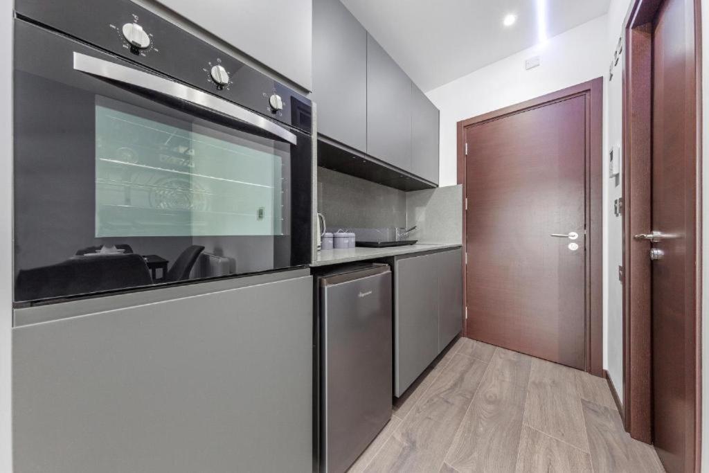 Serviced Golders Near London- 3 Apartment