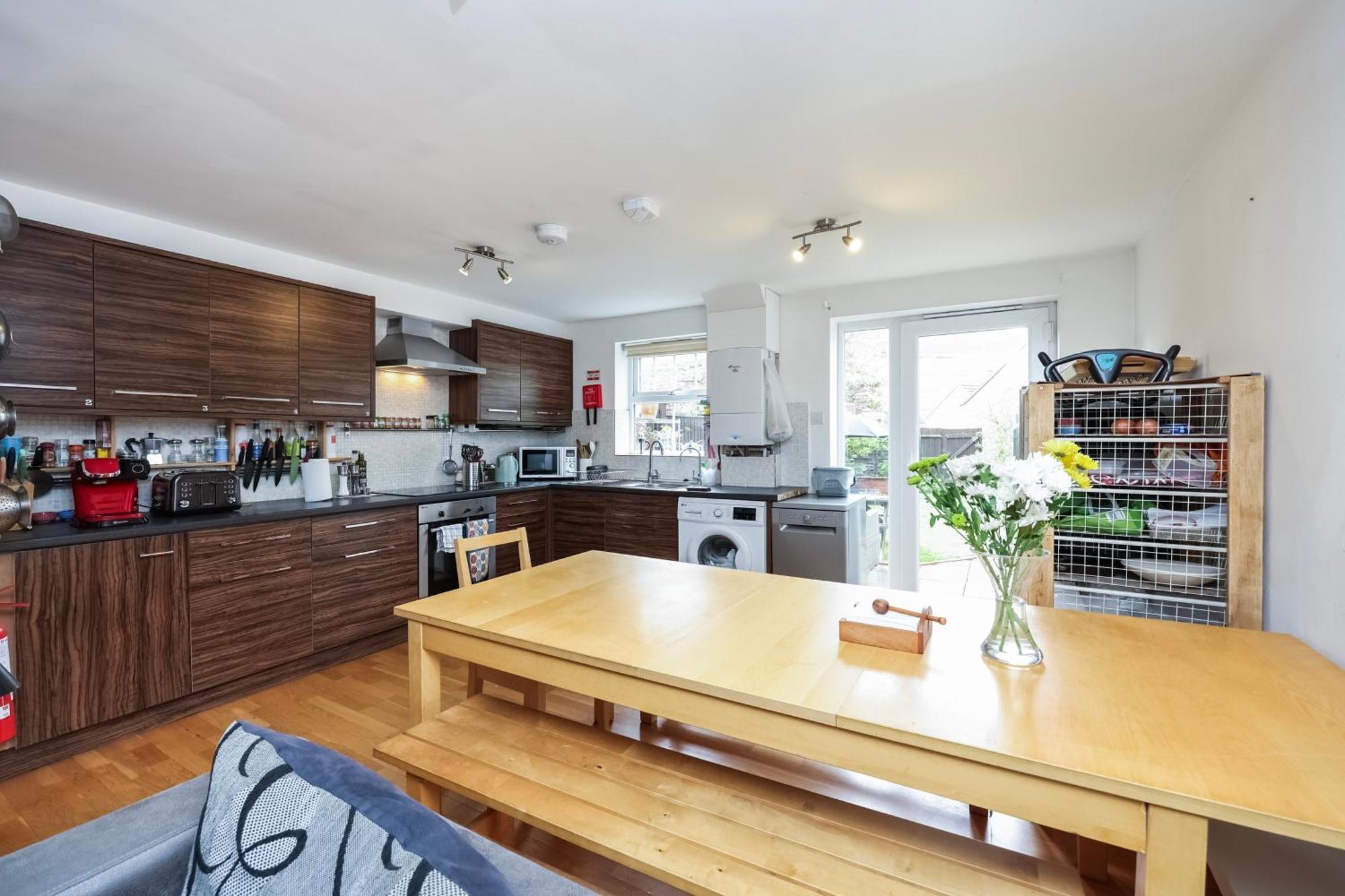 Apartment Double Rm And Ensuite In Clapham London