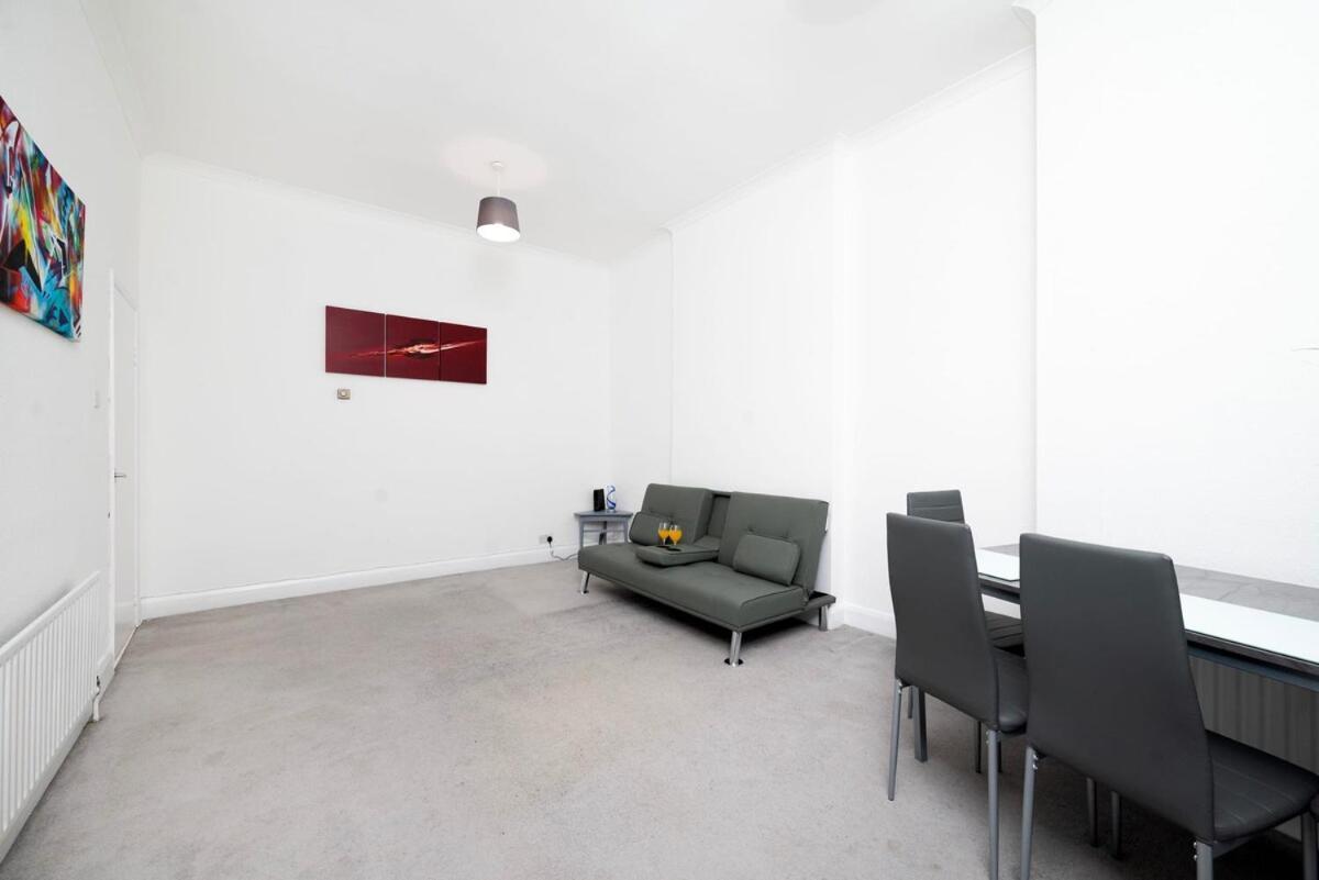 Apartment Spacious Minimalist 1br Flat In London
