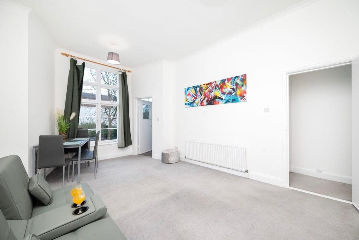 Apartment Spacious Minimalist 1br Flat In London