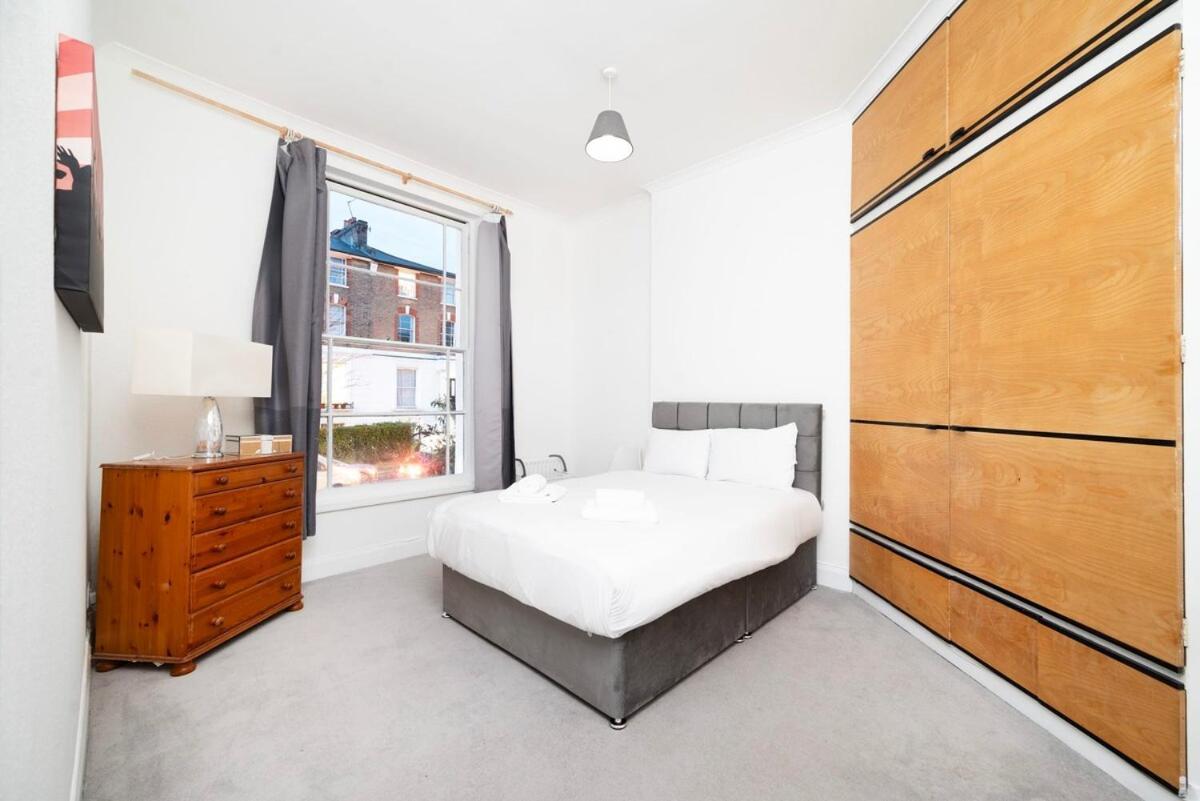 Spacious Minimalist 1br Flat In * London