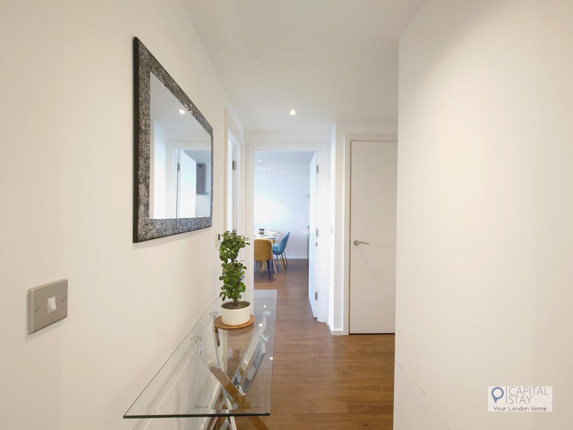 Deluxe Two Bed By Excel & O2