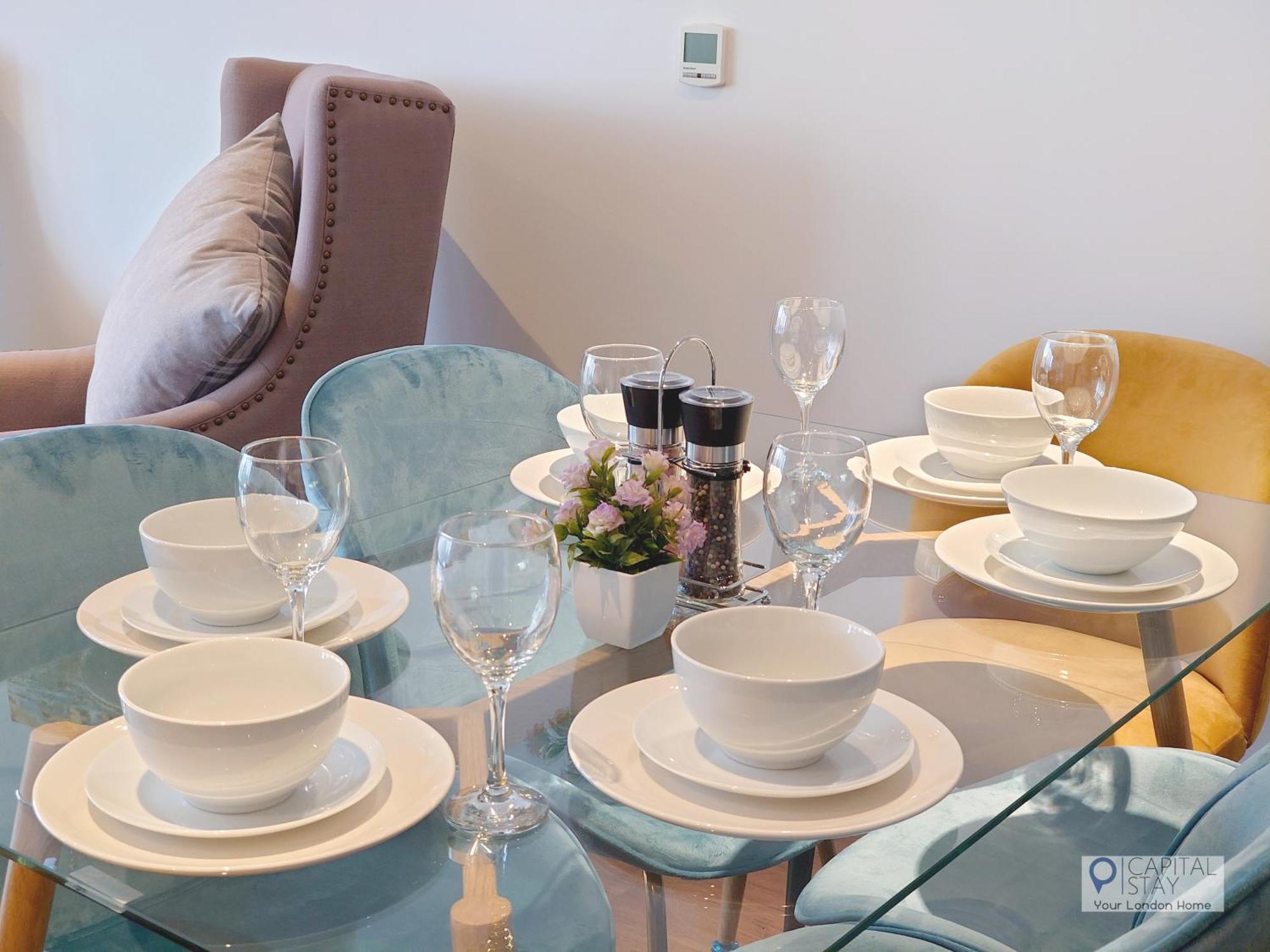 Apartment Deluxe Two Bed By Excel & O2