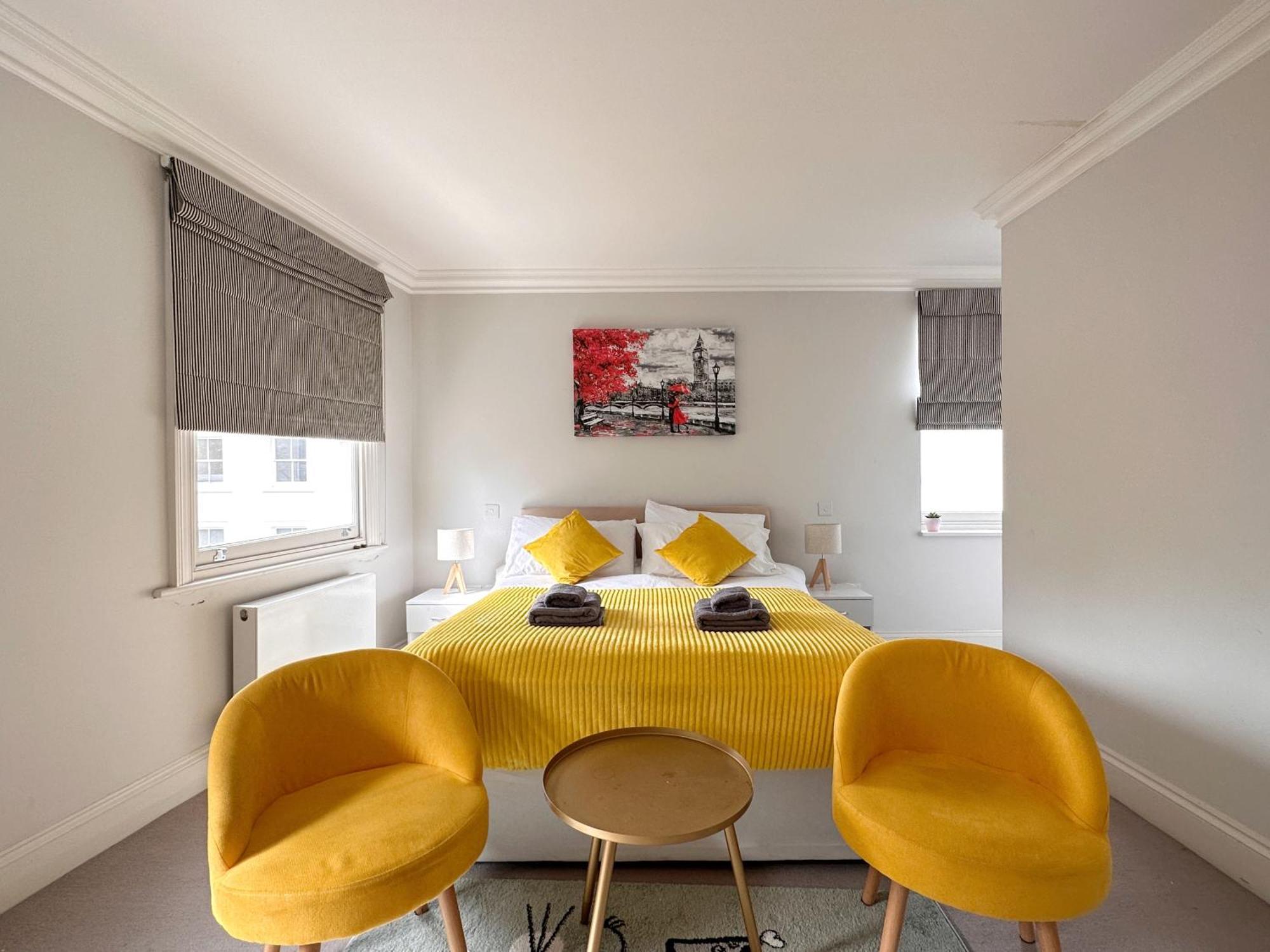 Spacious And Cosy 3brs 5f House In Heart Of Pousada Londres
