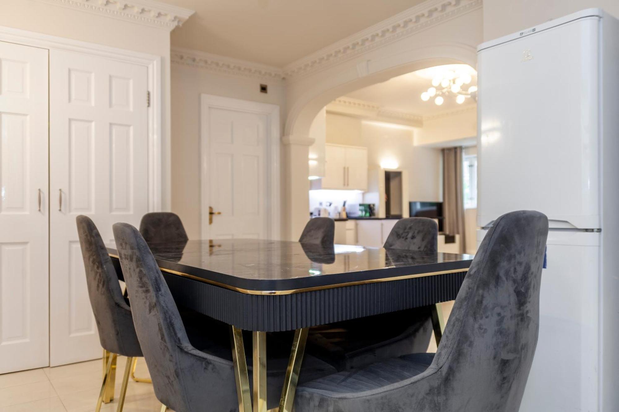 Astounding 3br Flat, 5 Min To Hyde Park London