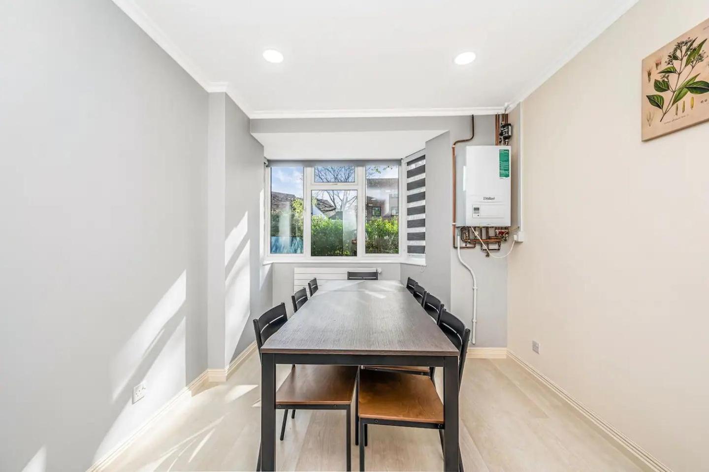 Pass The Keys Stylish Gardenten Mins To *