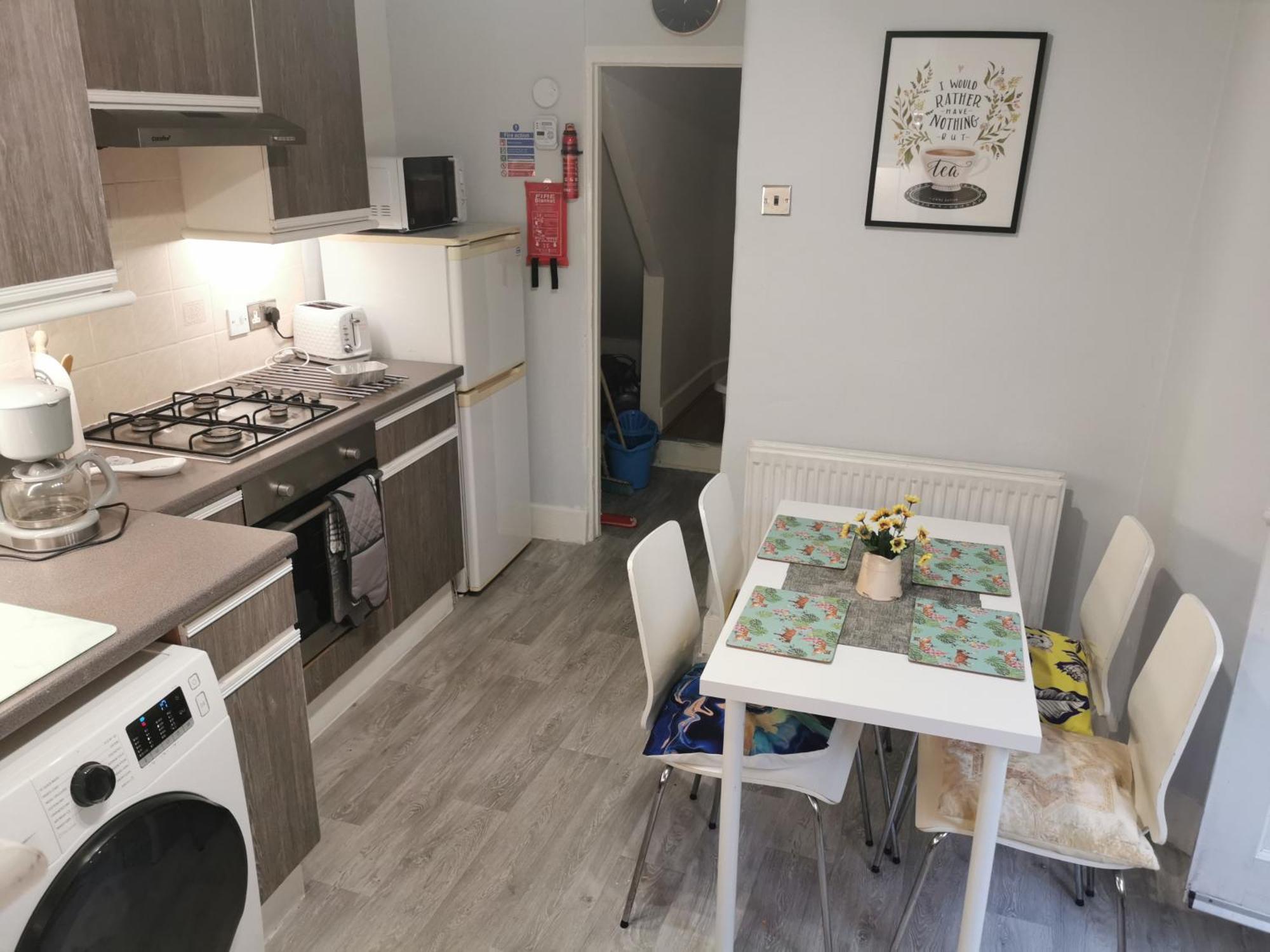 1-bed Victorian Gf In London