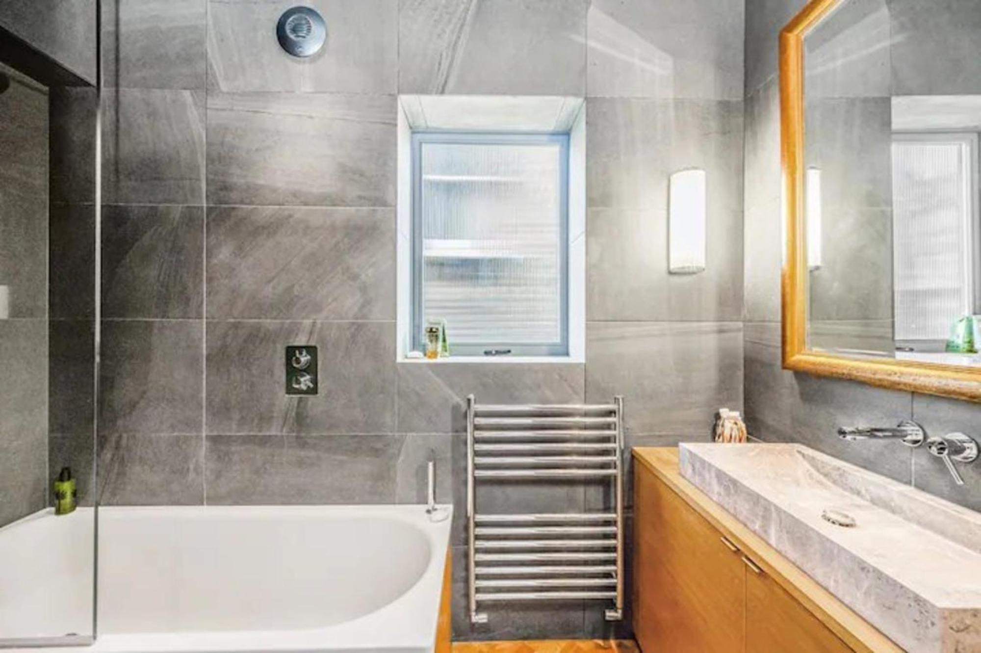 Pass The Keys Exquisite Flat - Minutes To Londres