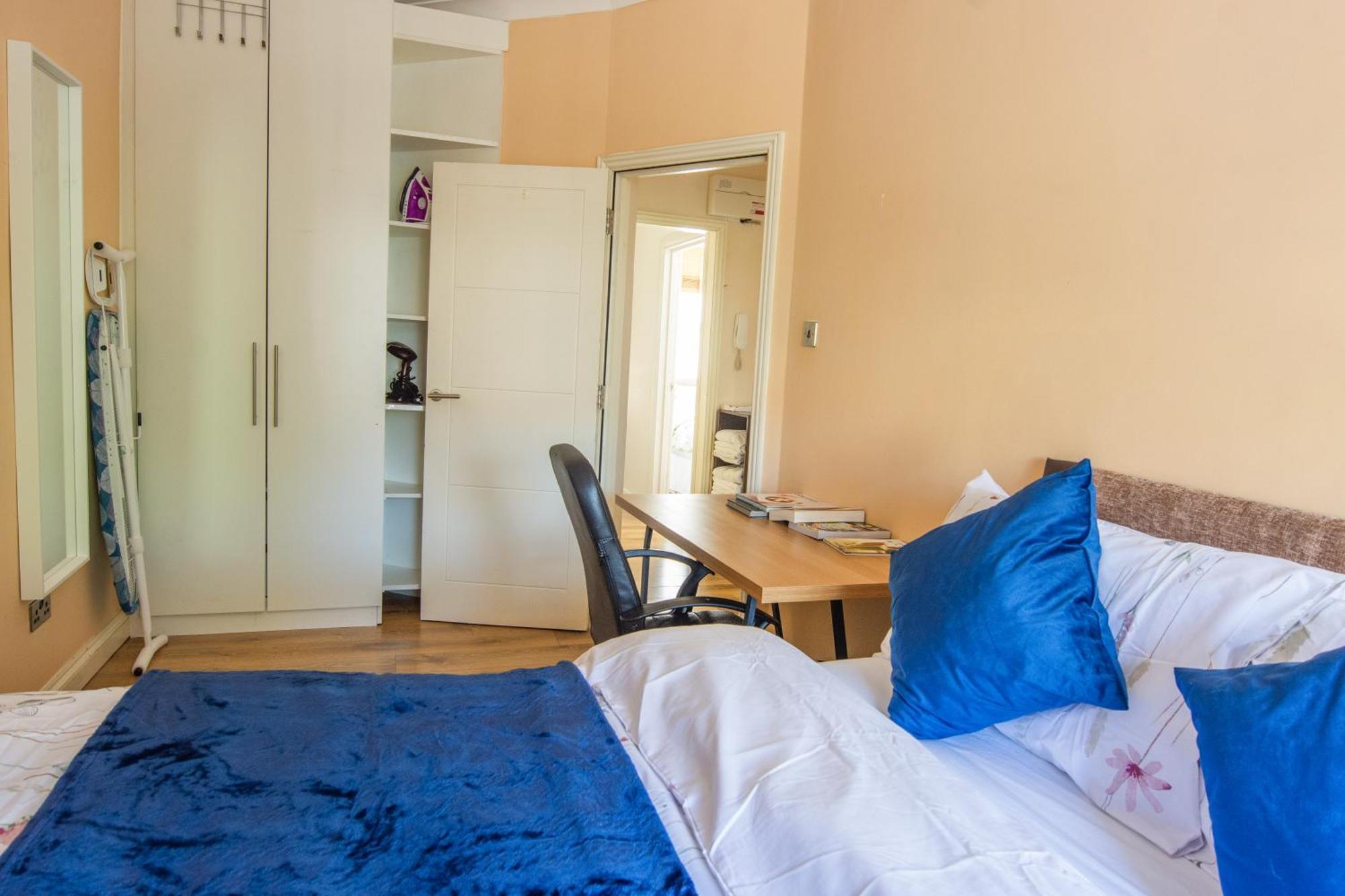 Evergreen Apartments, Flat 3, Apartment *