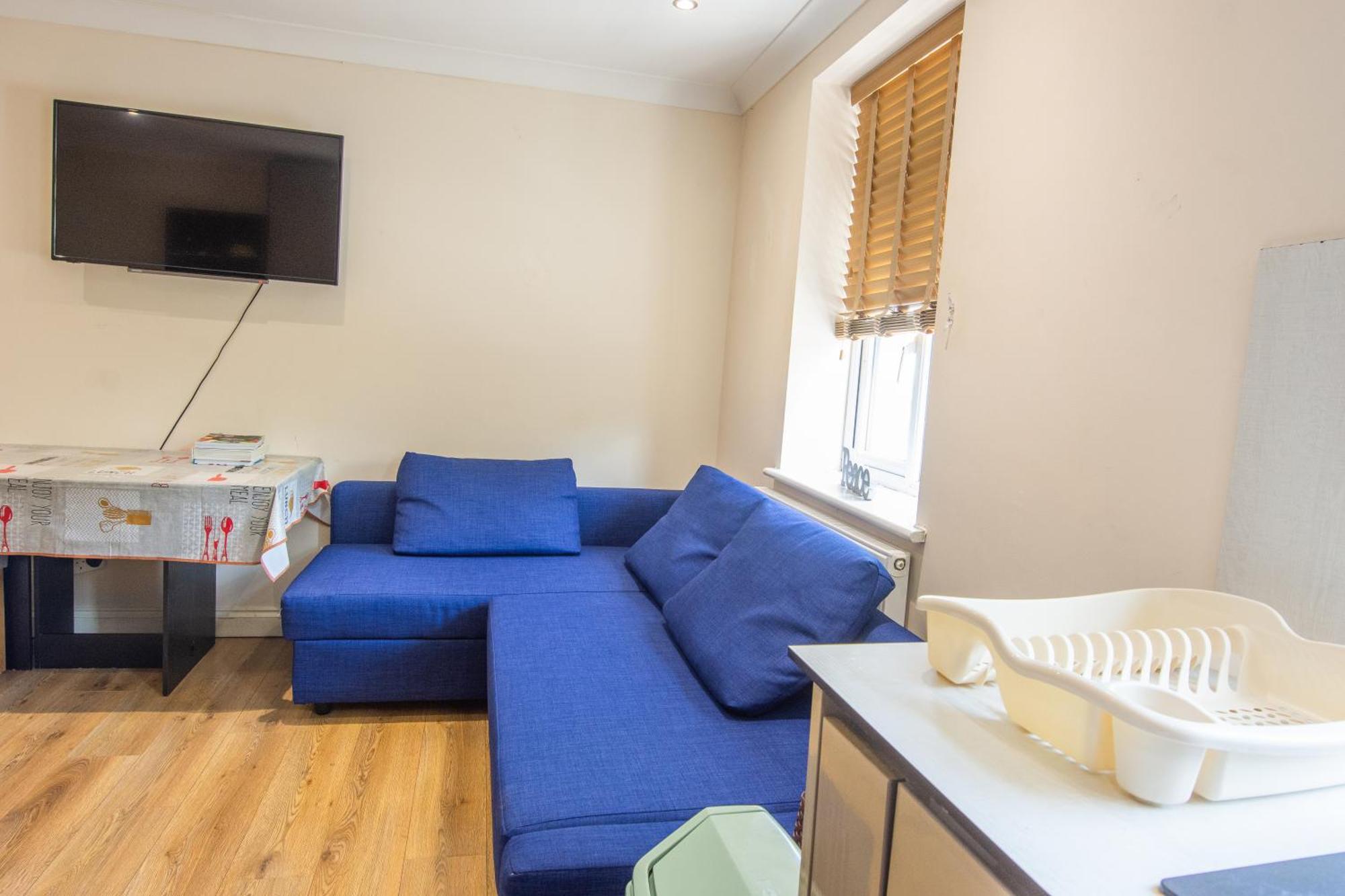 Evergreen Apartments, Flat 3, Apartment *