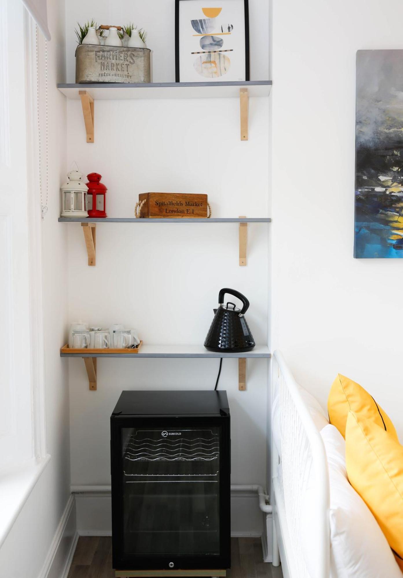 Stylish 1-minute Walk To Camden Town Metro, Shops, Cafes, Bars & Restaurants With Shared Bathrooms * London