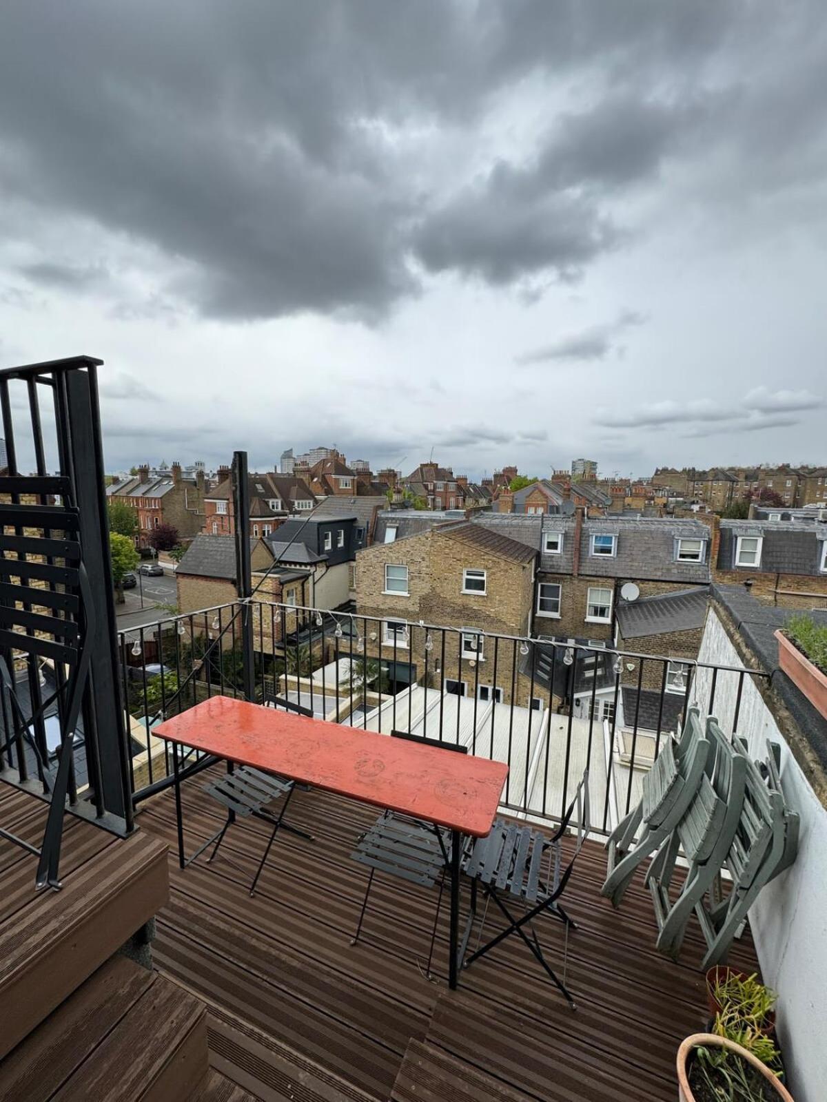 Homely Flat Wterrace 3 Mins To Battersea Park * London