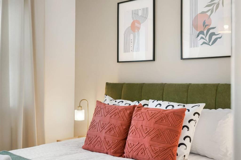 Cosy & Modern Property In - Sleeps Up To 5 London