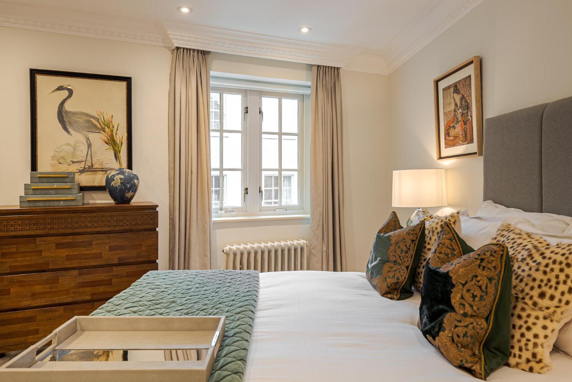 Modern 3 Bedroom Luxury House With Garage In Londres