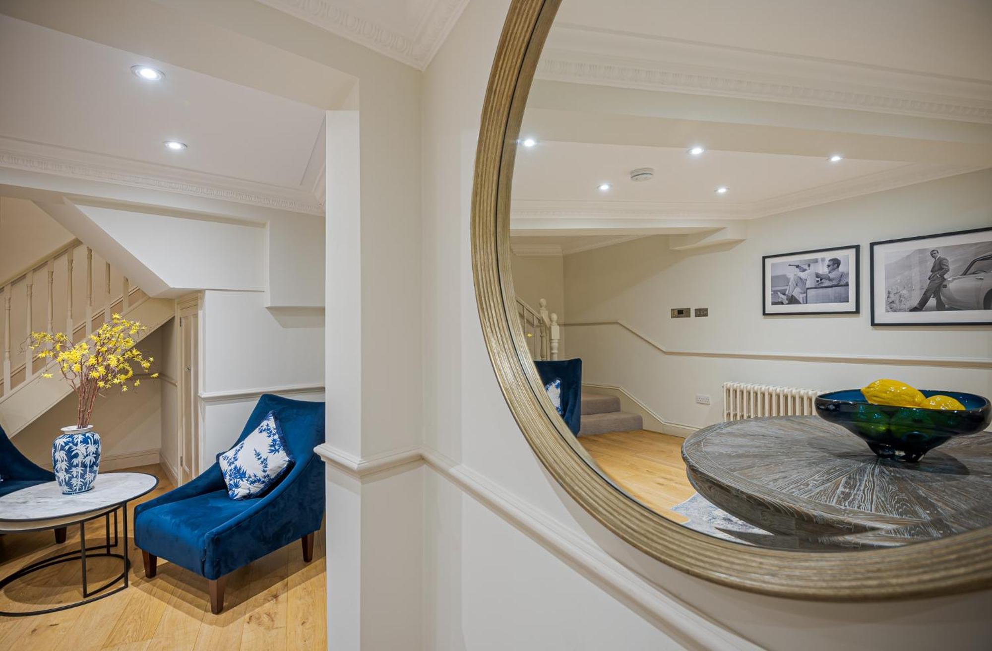 Modern 3 Bedroom Luxury House With Garage In * Londres