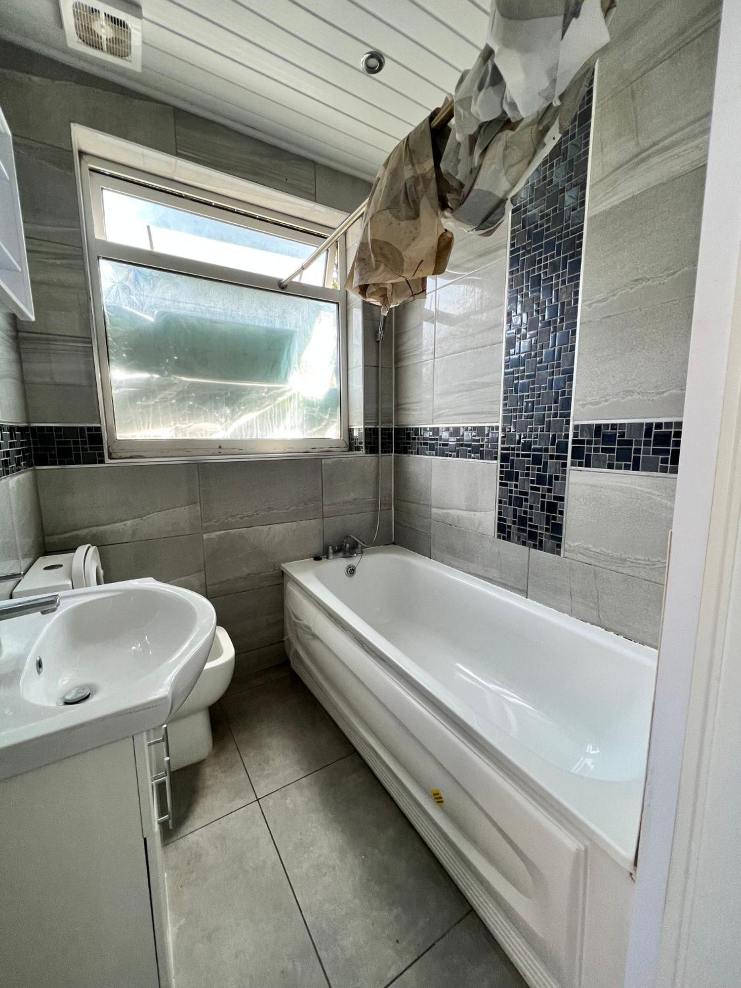 Double E13 * London