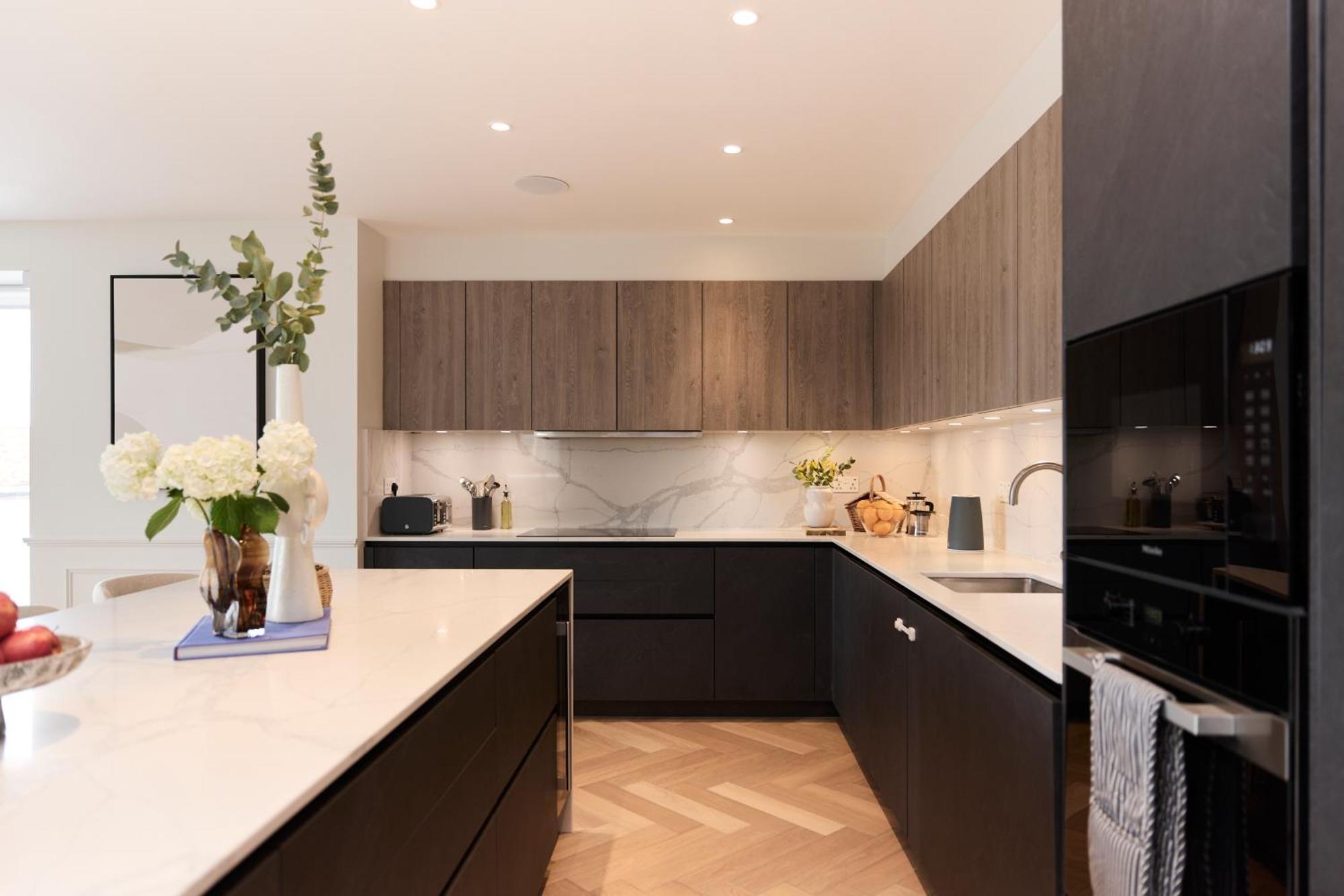 The Temple Fortune Crib - Lovely 3bdr House With Balcony *