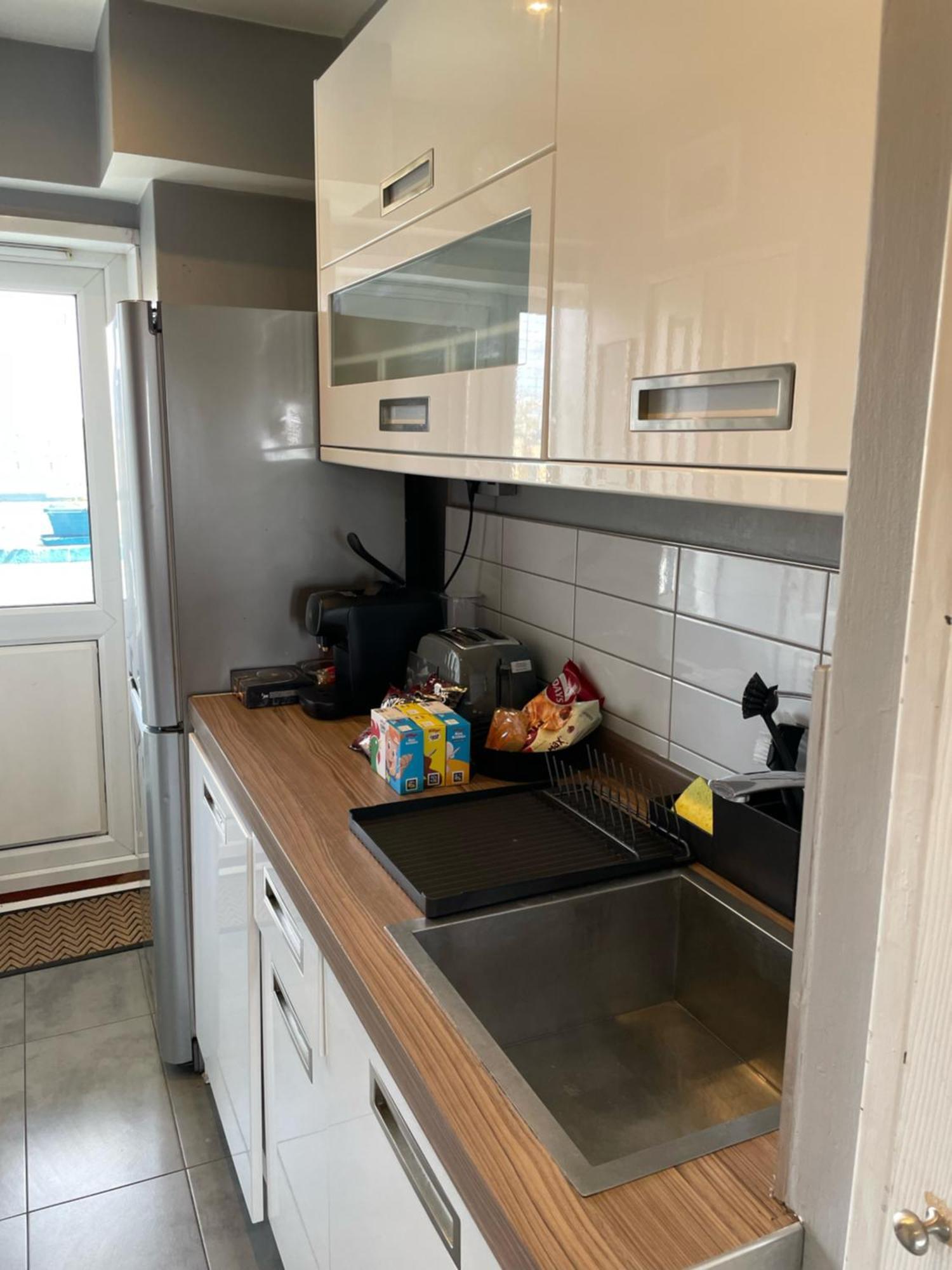 Floor 1 Bedroom With Views Over Apartment London