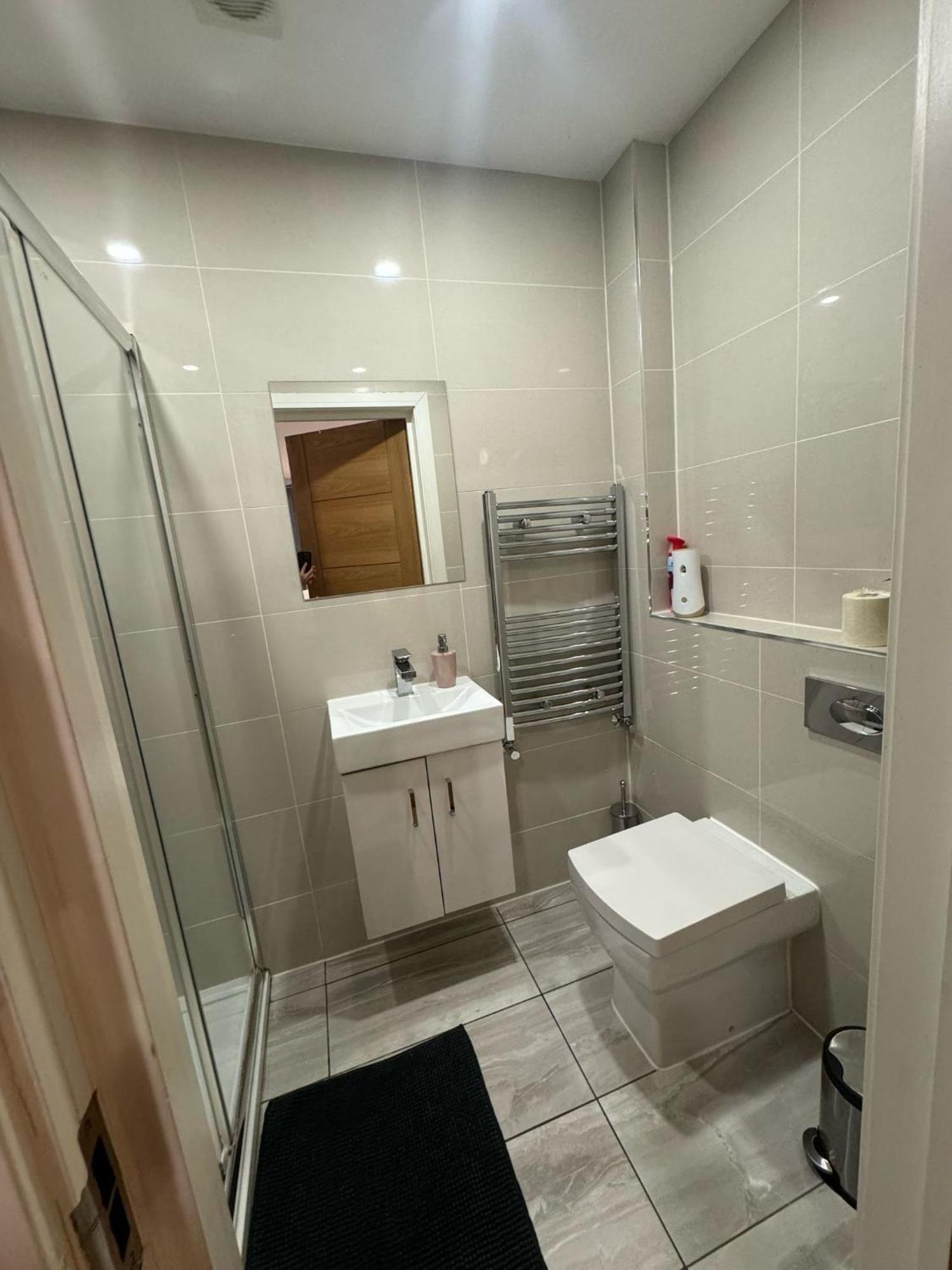 Apartment King Azim Court *