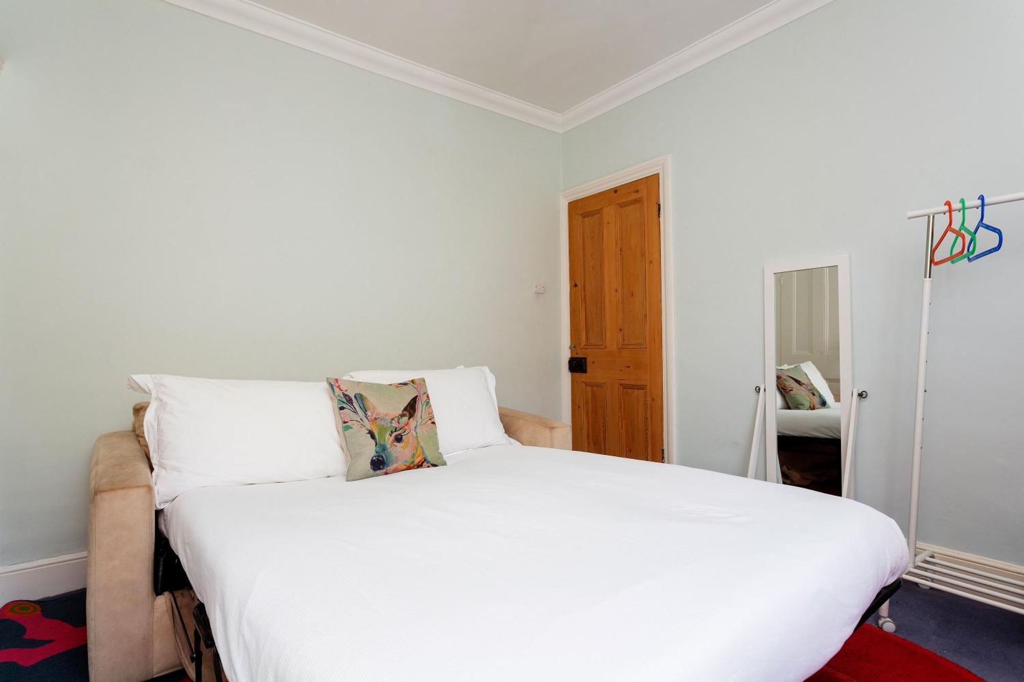Veeve - Parkland Perfection * London