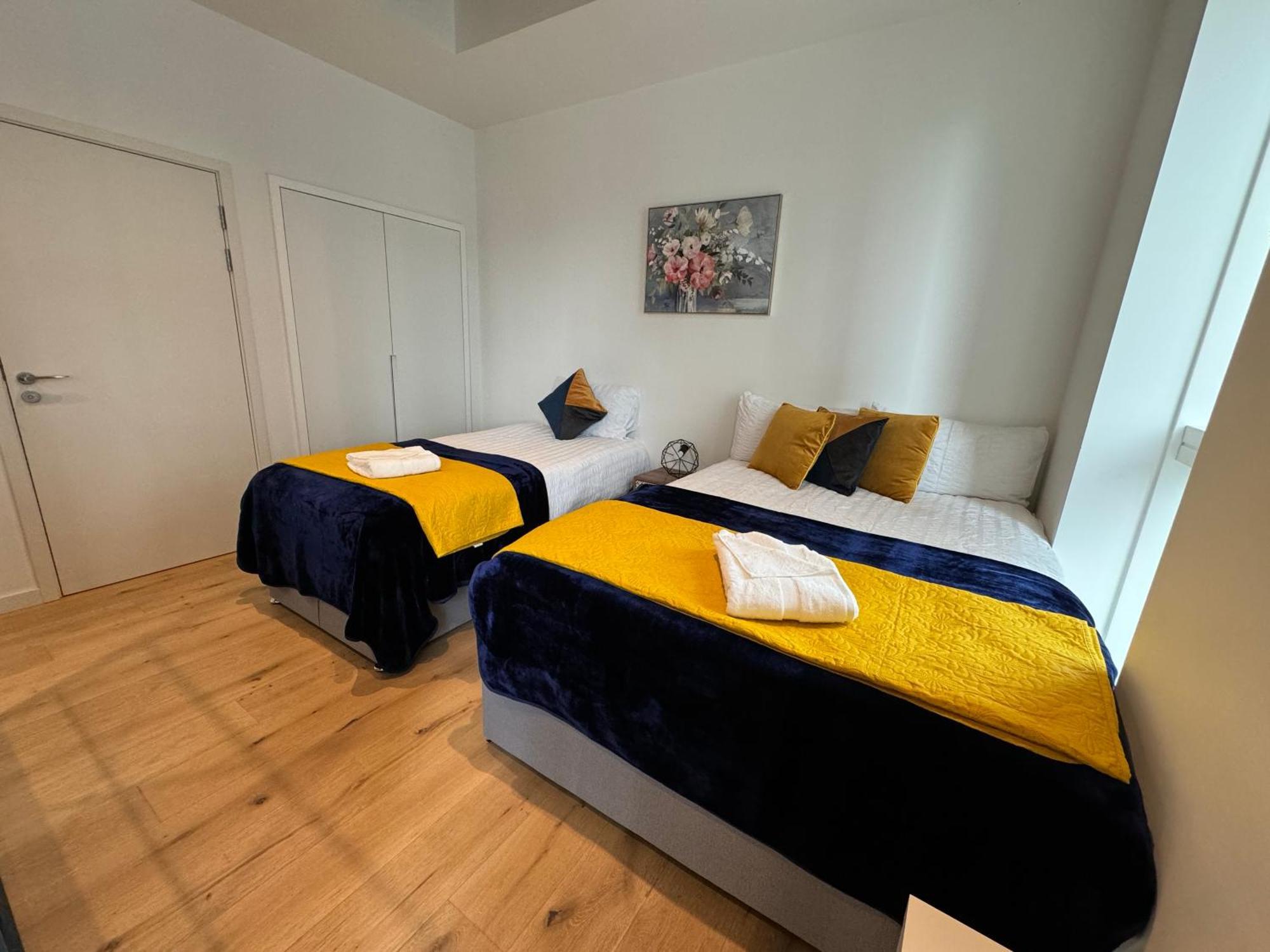 Apartment Luxury Flat With Balcony, River View, O2 Arena, Excel, Canary Wharf, Station London