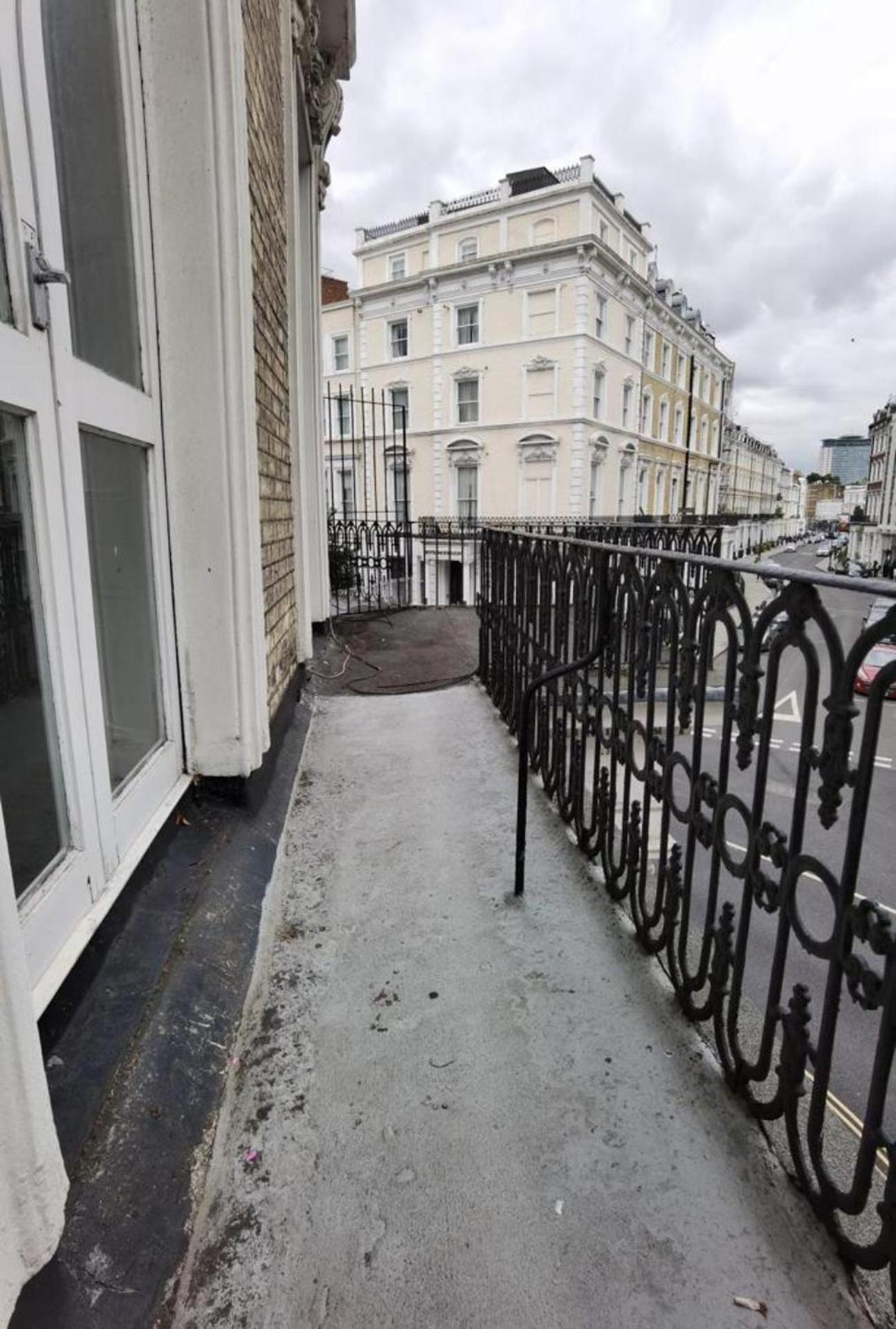 Charming Large With Balcony Apartment *