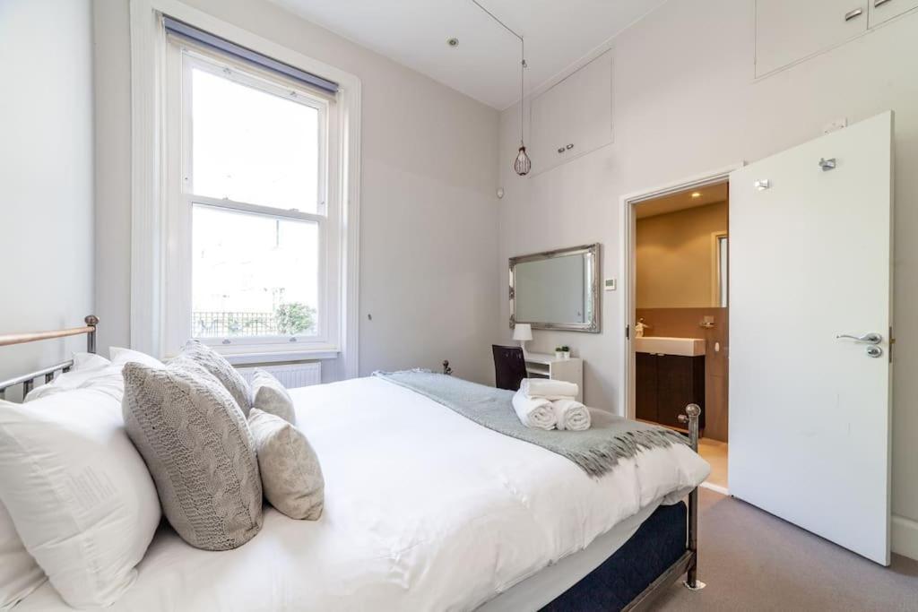 Apartment Prime Location - Stylish In Barons Court London