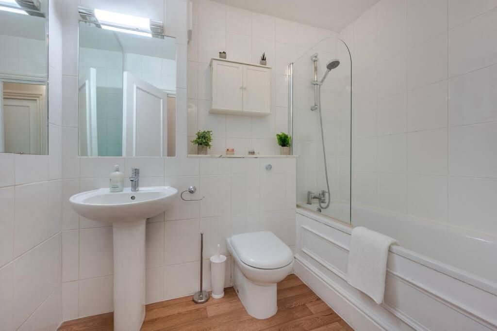 Cosy 2 Bed In Kensington Olympia * Londres