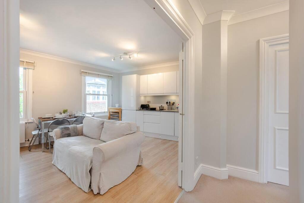 Cosy 2 Bed In Kensington Olympia Londres