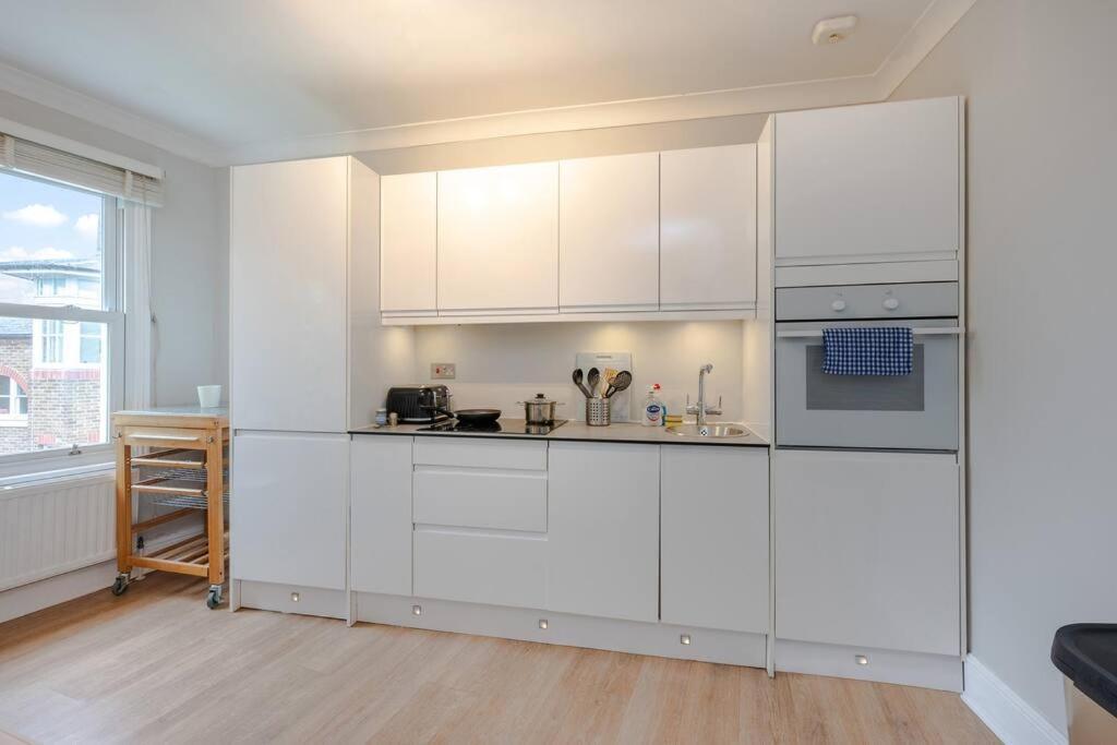 Cosy 2 Bed In Kensington Olympia Apartamento