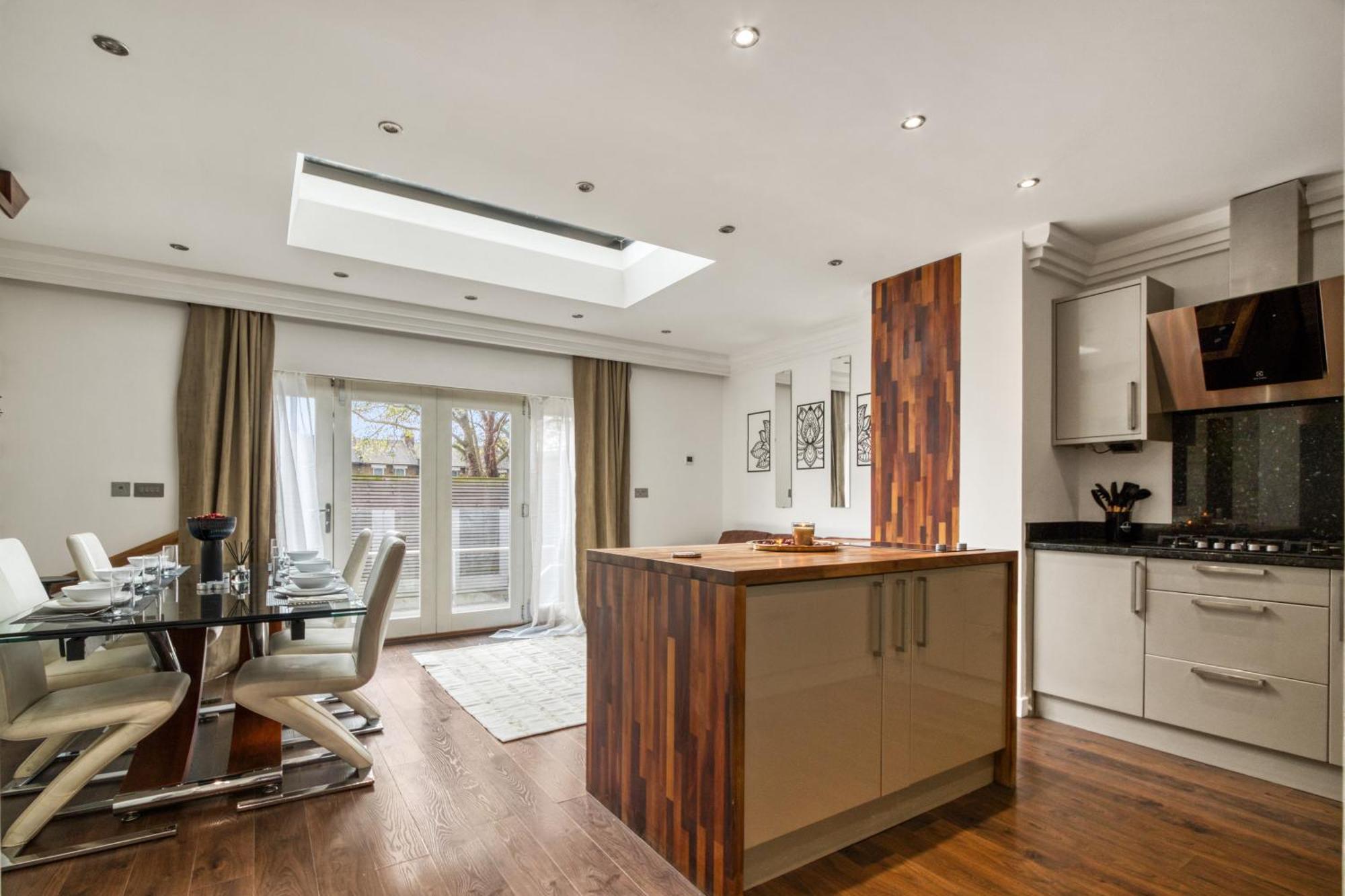 4 Bedroom House In Chiswick- Elegance & Serenity Apartamento Londres
