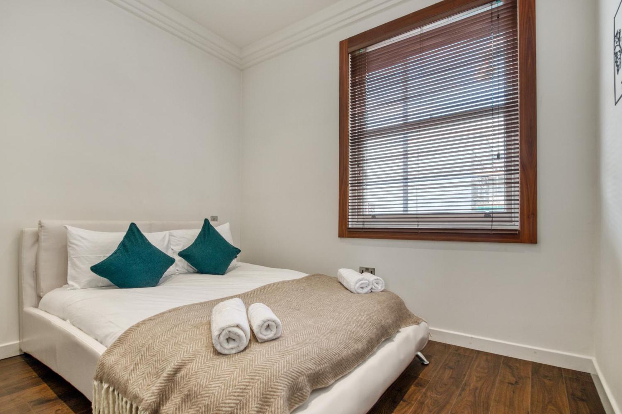4 Bedroom House In Chiswick- Elegance & Serenity Apartamento *