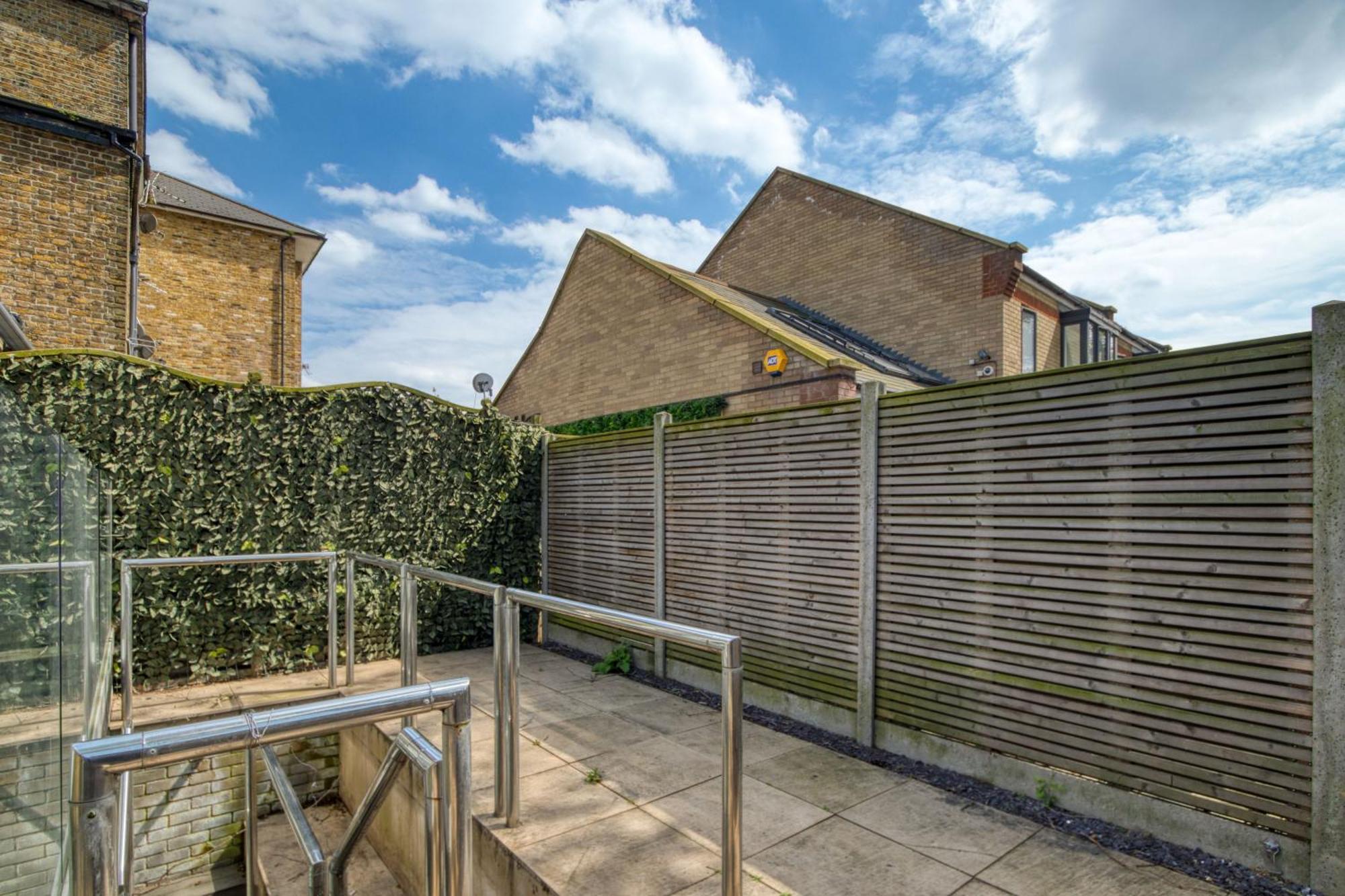 4 Bedroom House In Chiswick- Elegance & Serenity * Londres