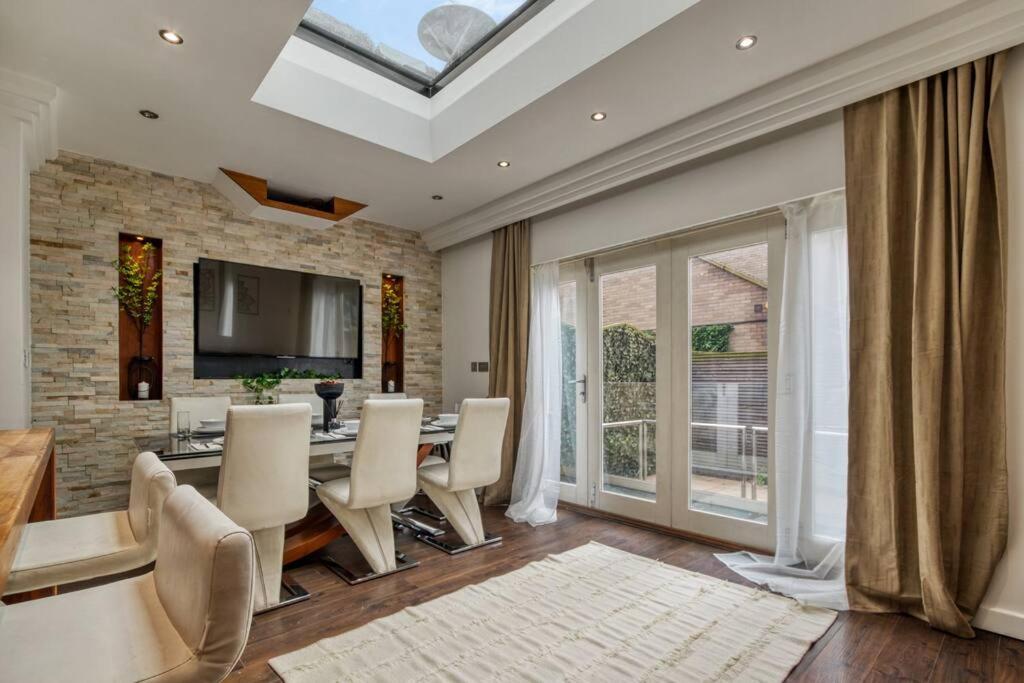 4 Bedroom House In Chiswick- Elegance & Serenity Apartamento *