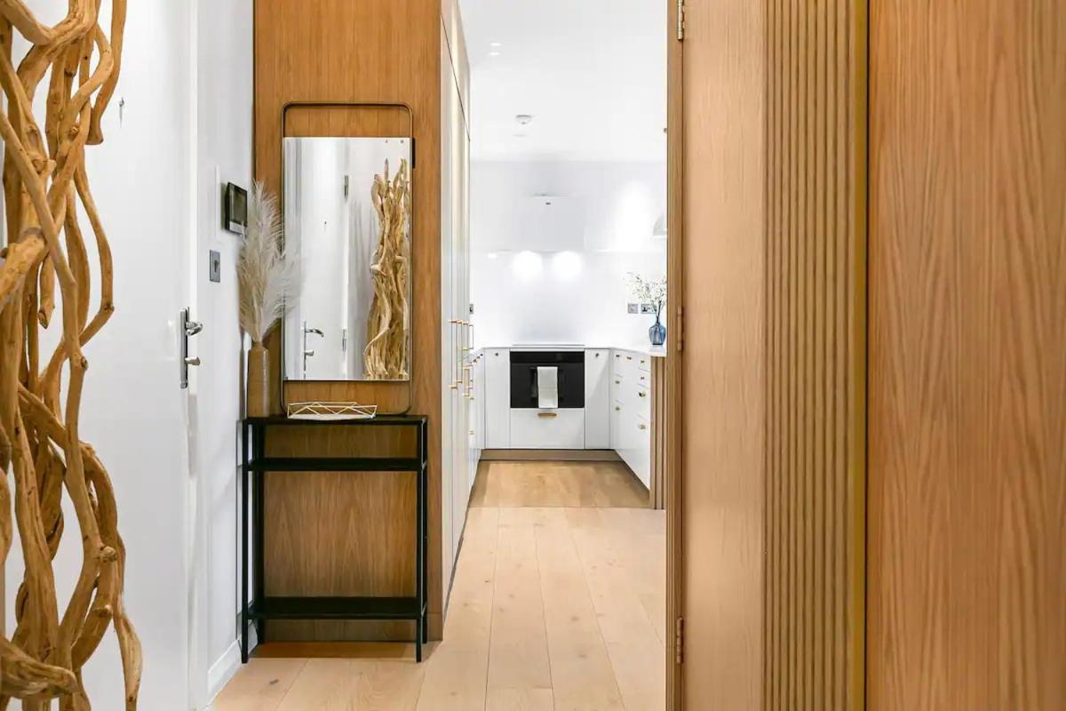 Luxury Flat With View Battersea Pass The Keys