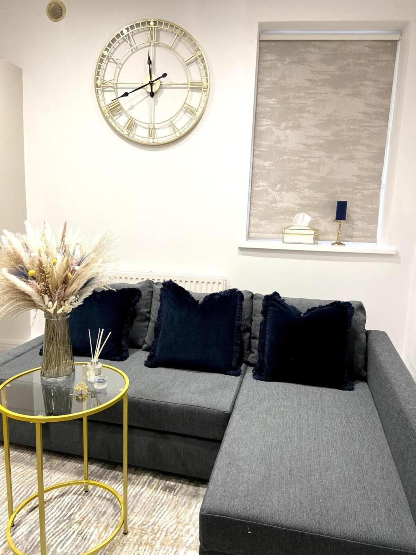 Inviting 3-bed In Apartment *