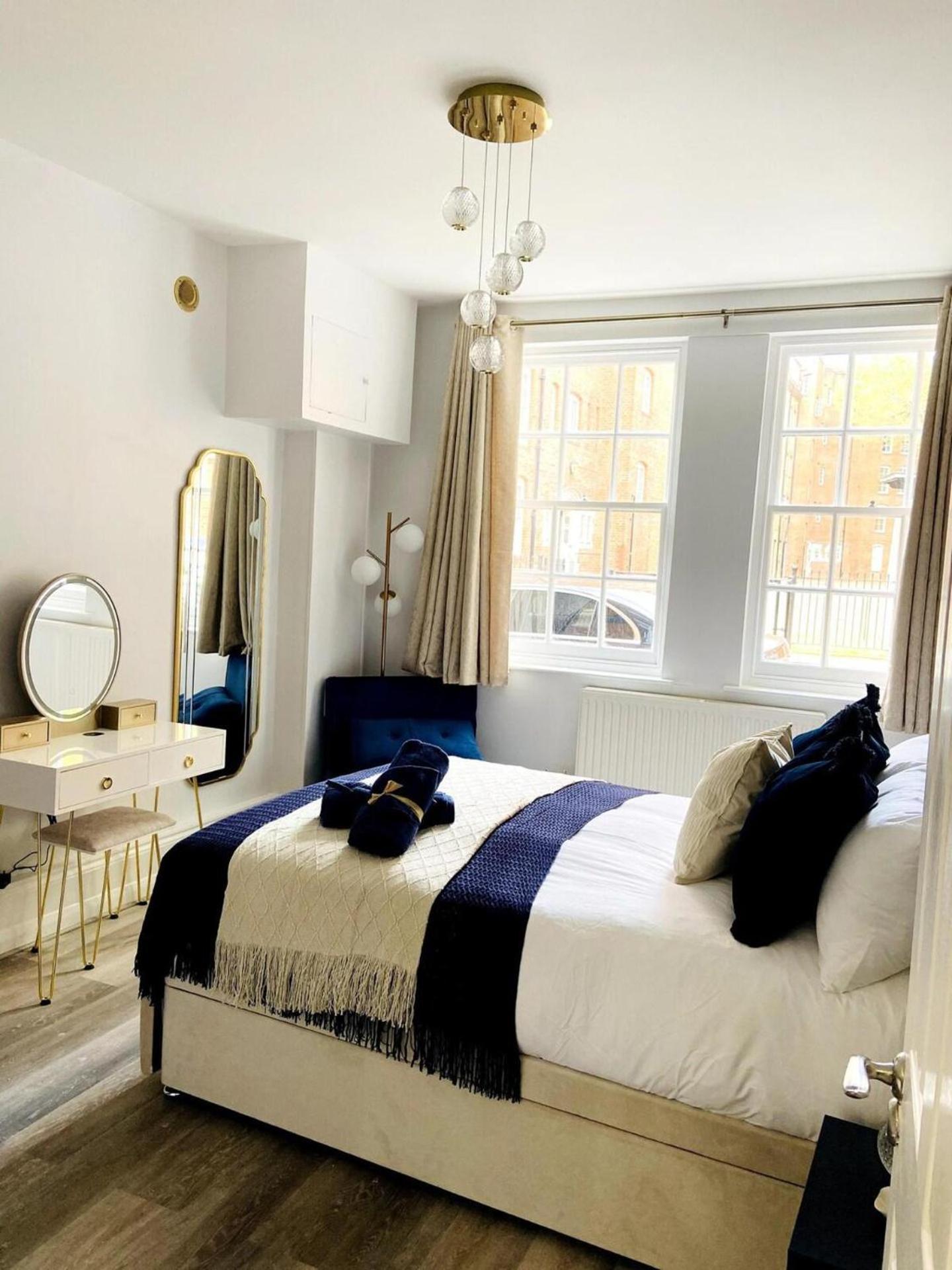 Inviting 3-bed In Apartment London
