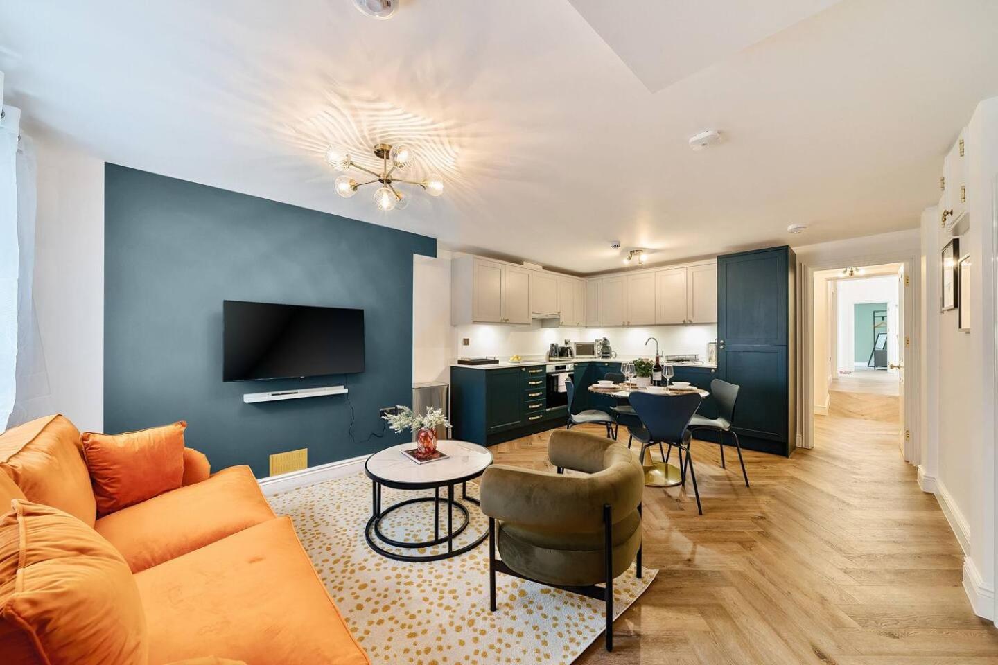 Pass The Keys Stylish Flat With Courtyard *