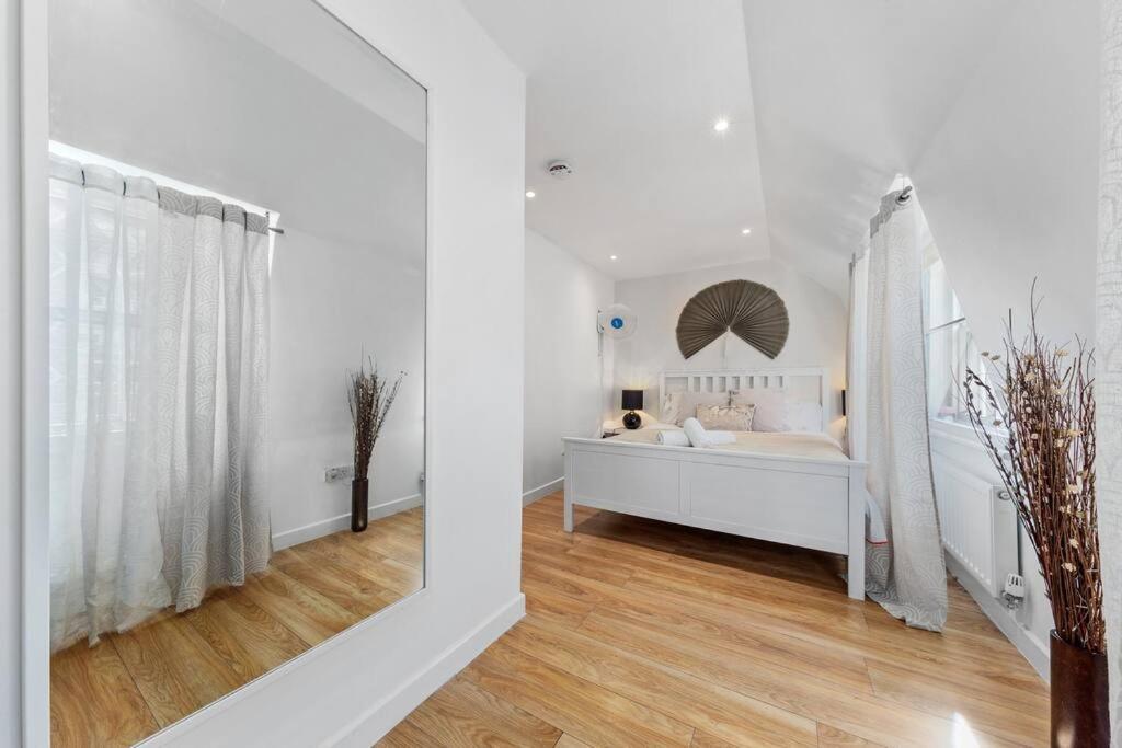 3 Bdr Flat In Mayfair Haymarket Central Hy4 London
