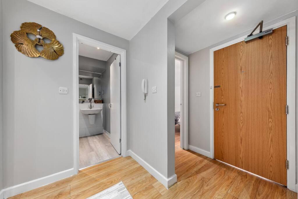3 Bdr Flat In Mayfair Haymarket Central Hy4 * London