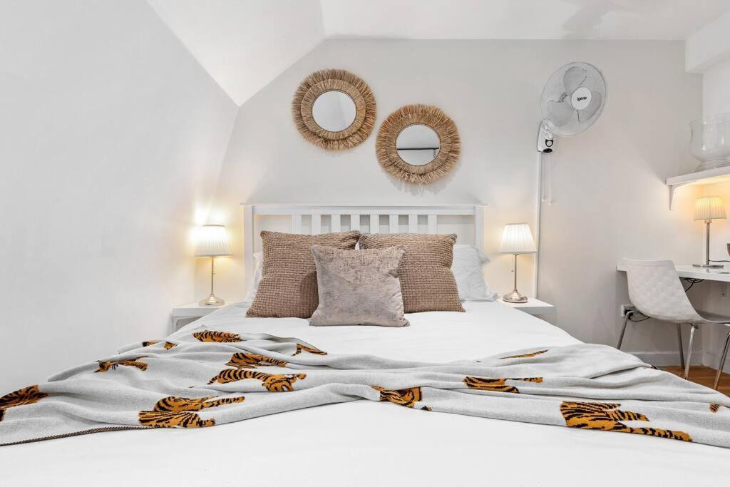 Apartment 3 Bdr Flat In Mayfair Haymarket Central Hy4 *